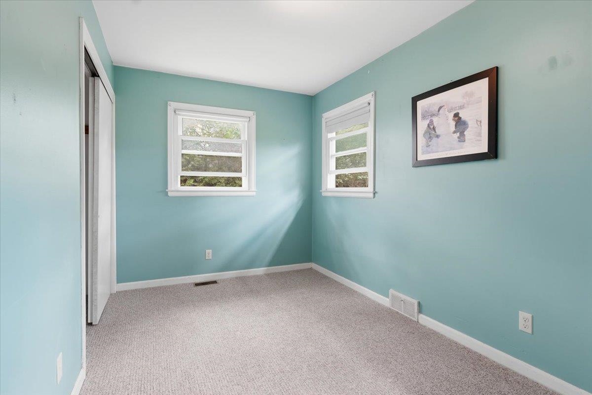 17 Rotunda Avenue Property Photo 15
