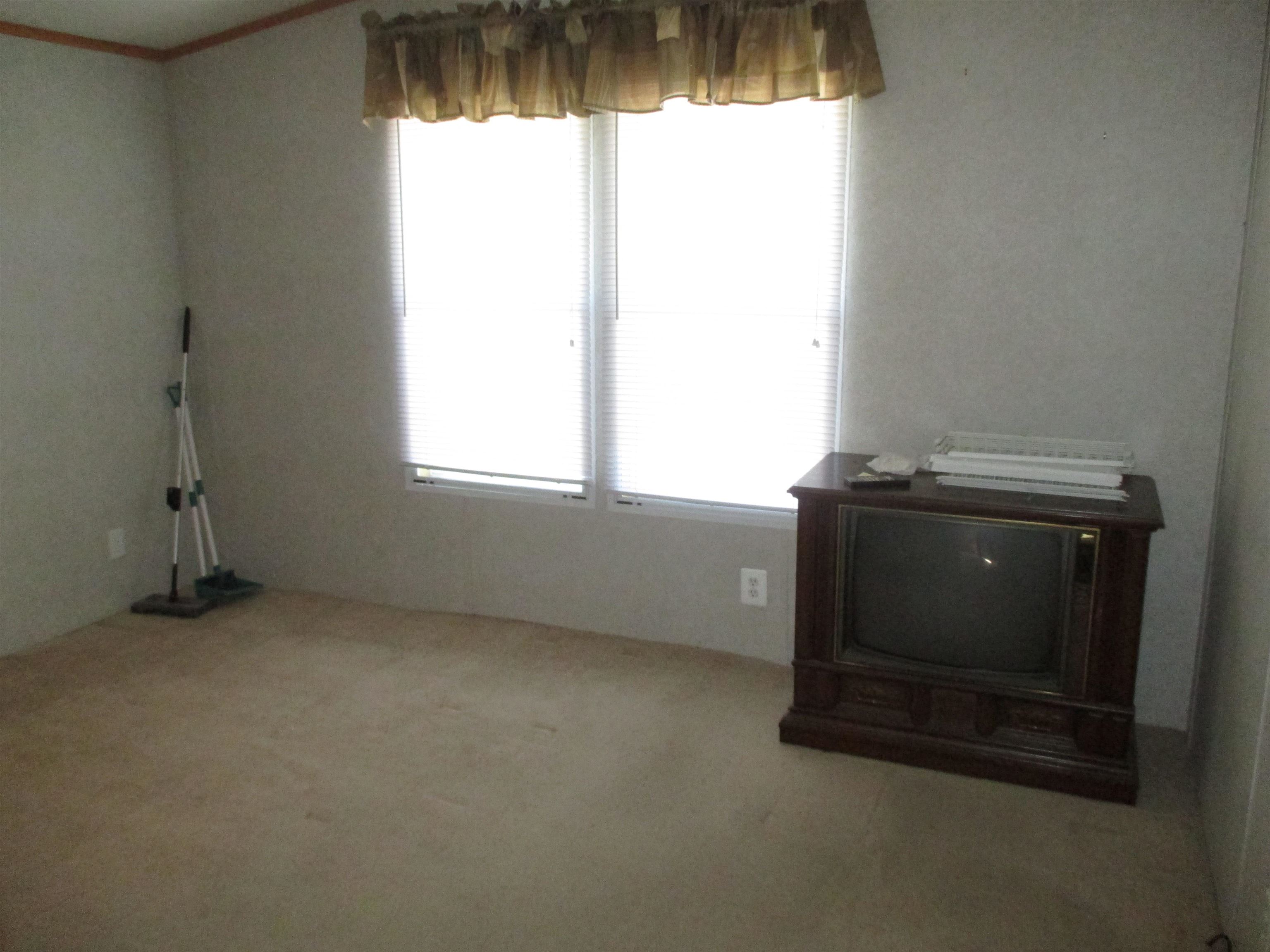 109 Colonial Village Property Photo 12