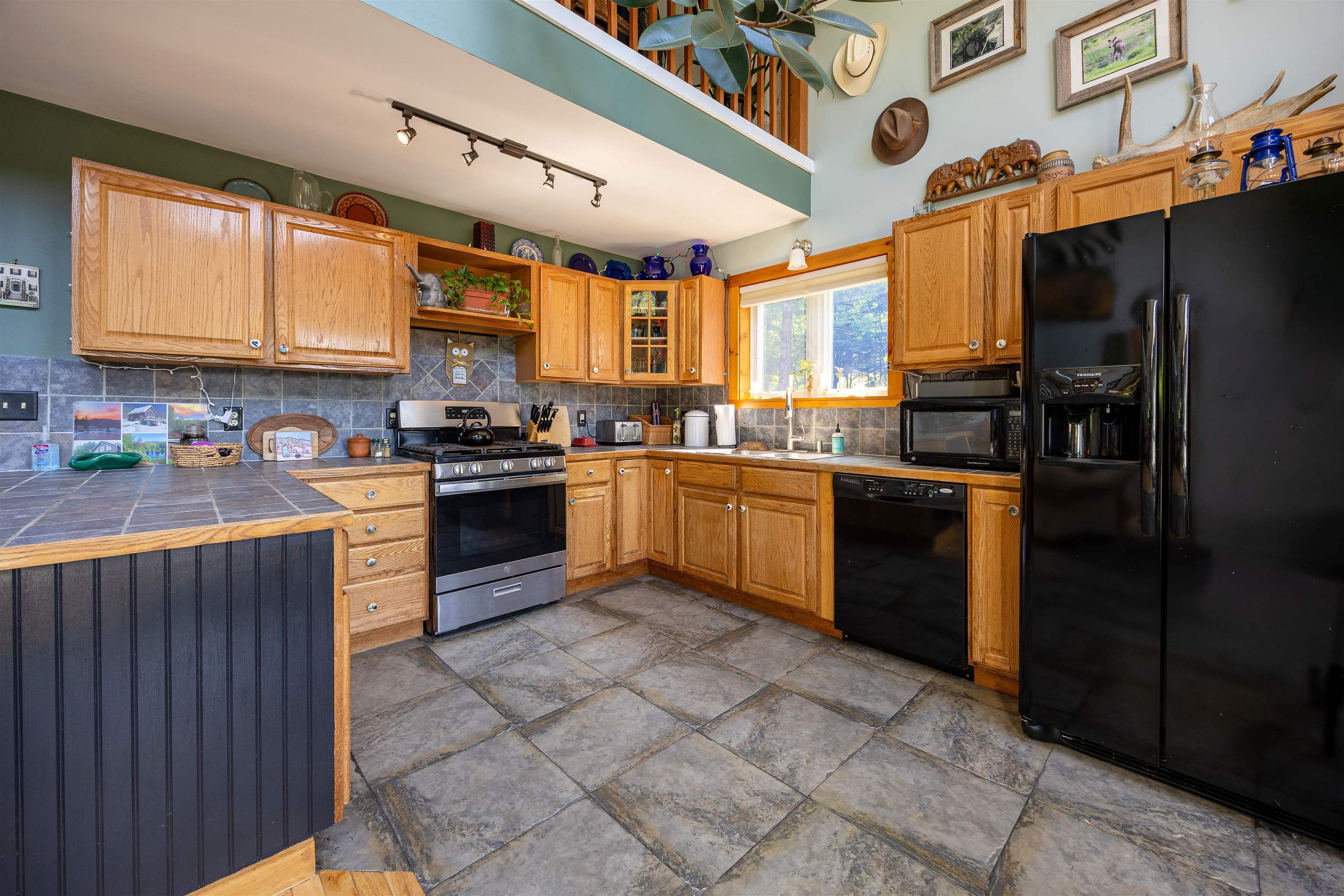 158 Camp Road Property Photo 16