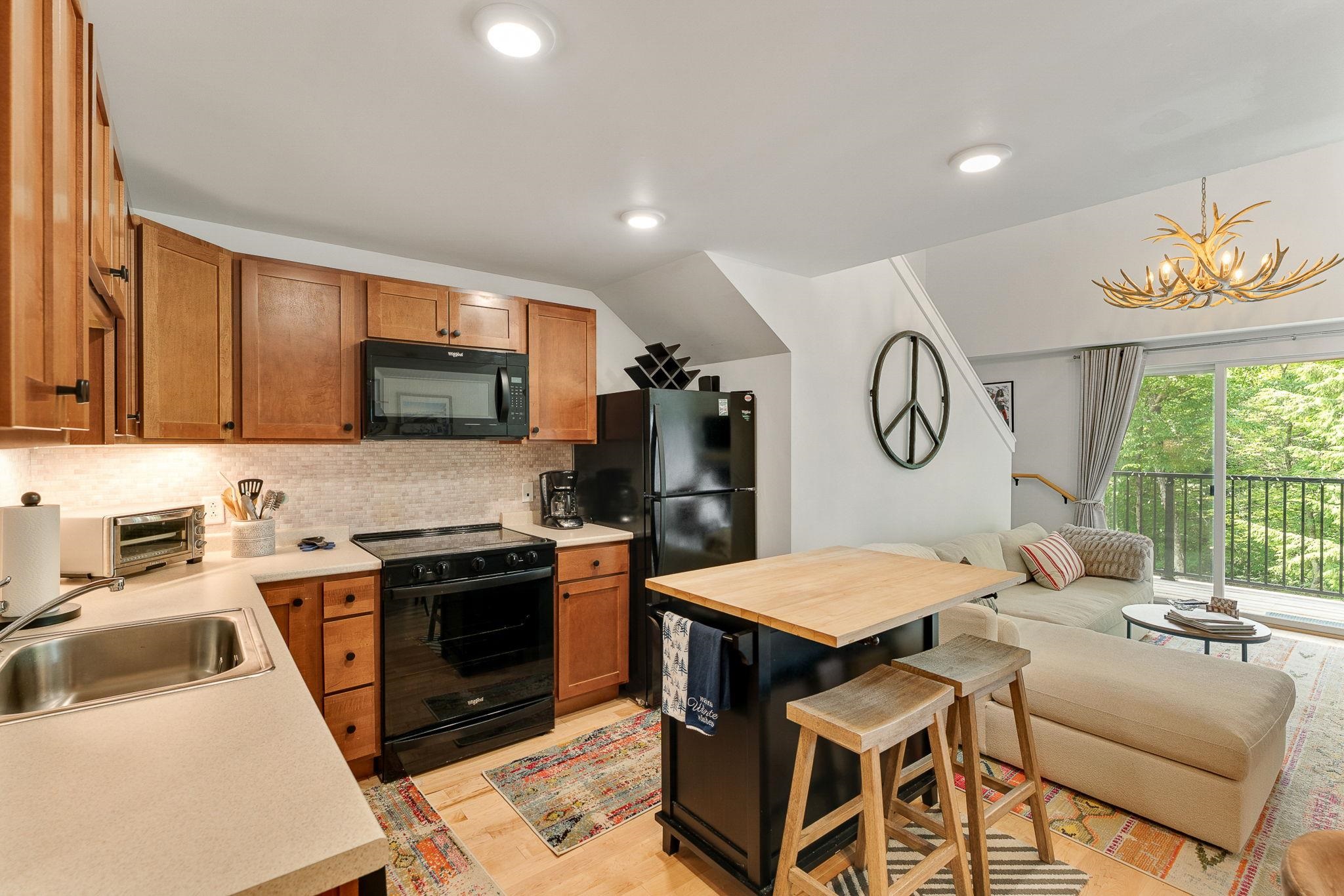251 Mountainside Drive Property Photo 8