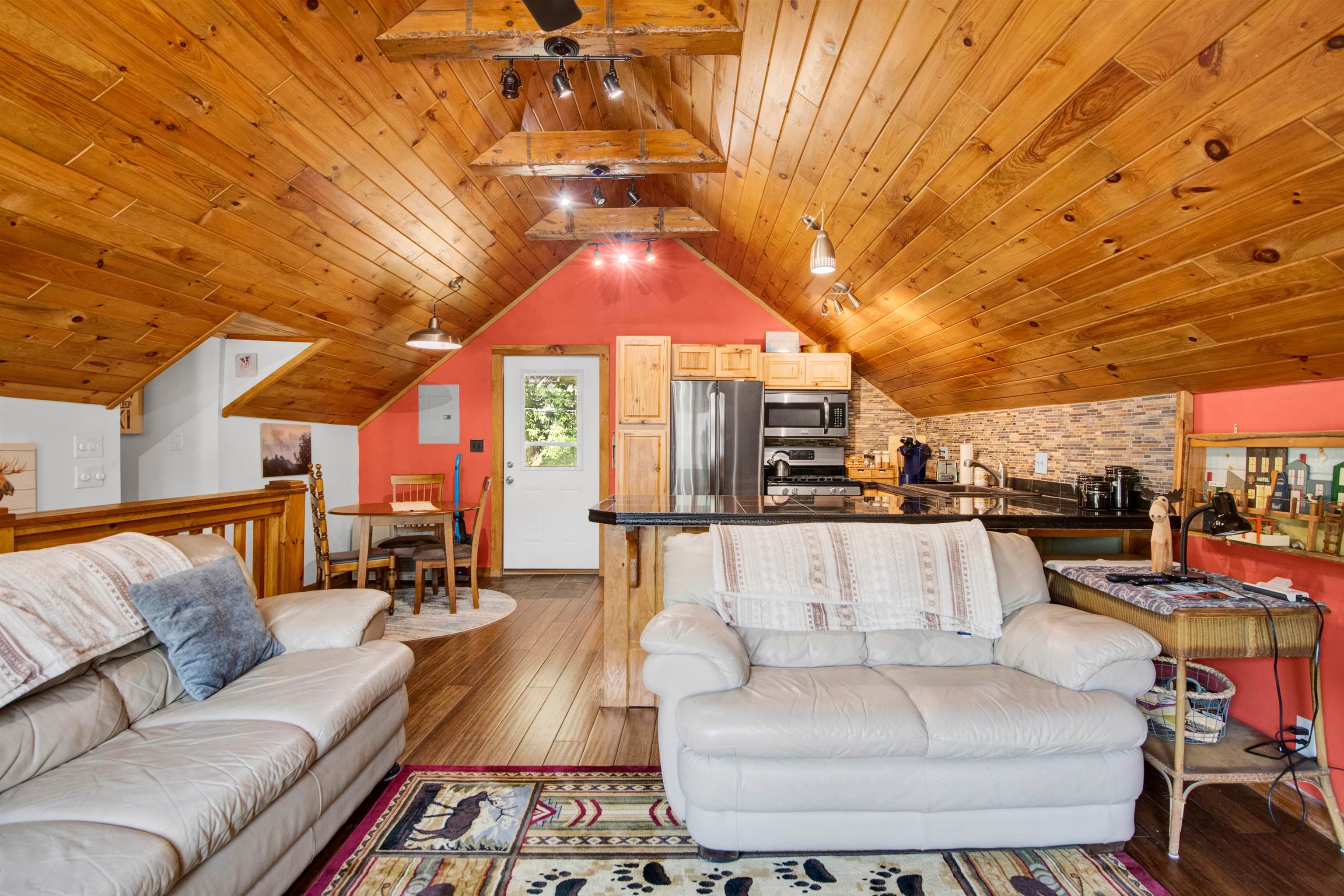 92 River Street Property Photo 23