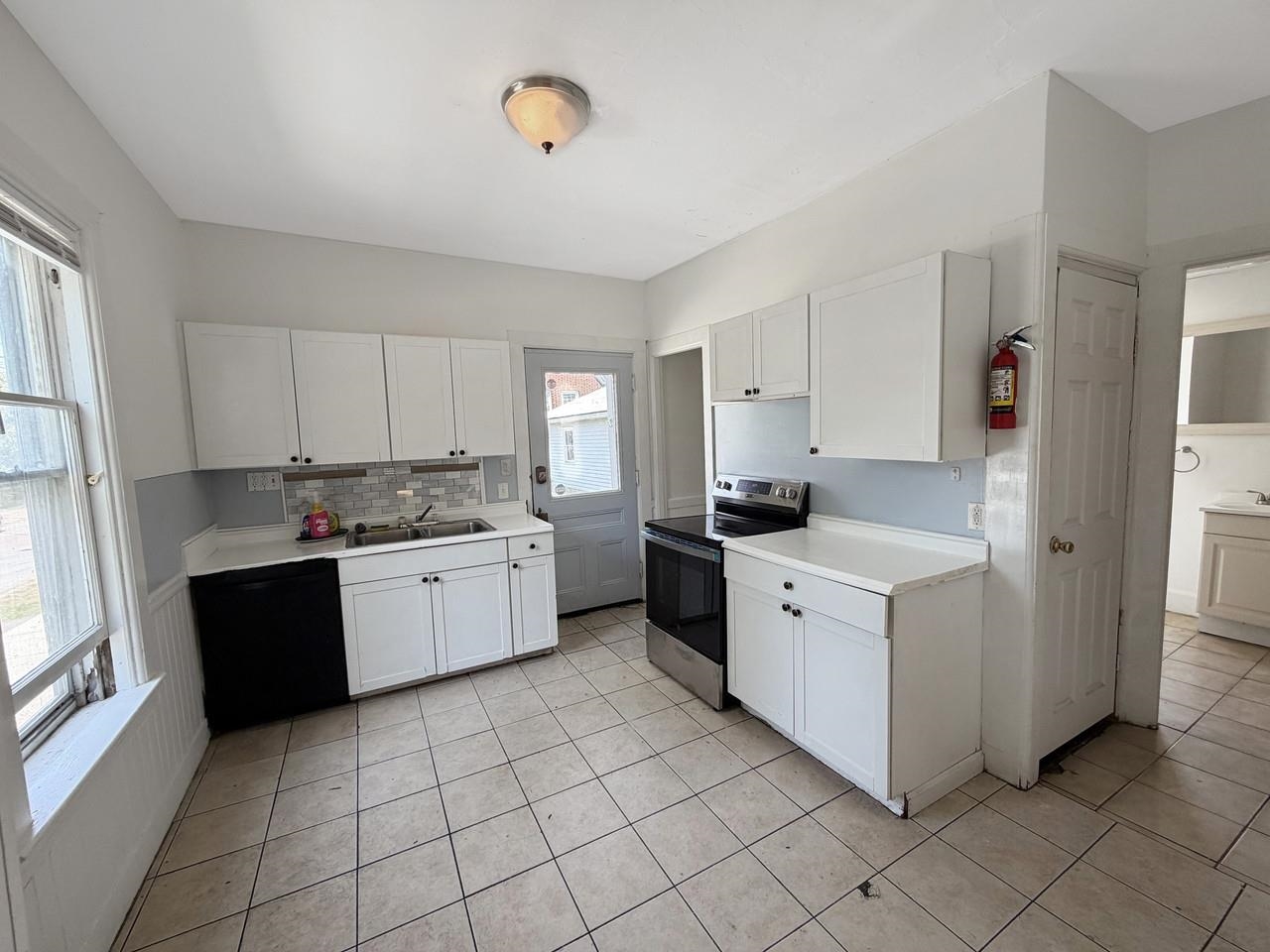 108 Buell Street Property Photo 4