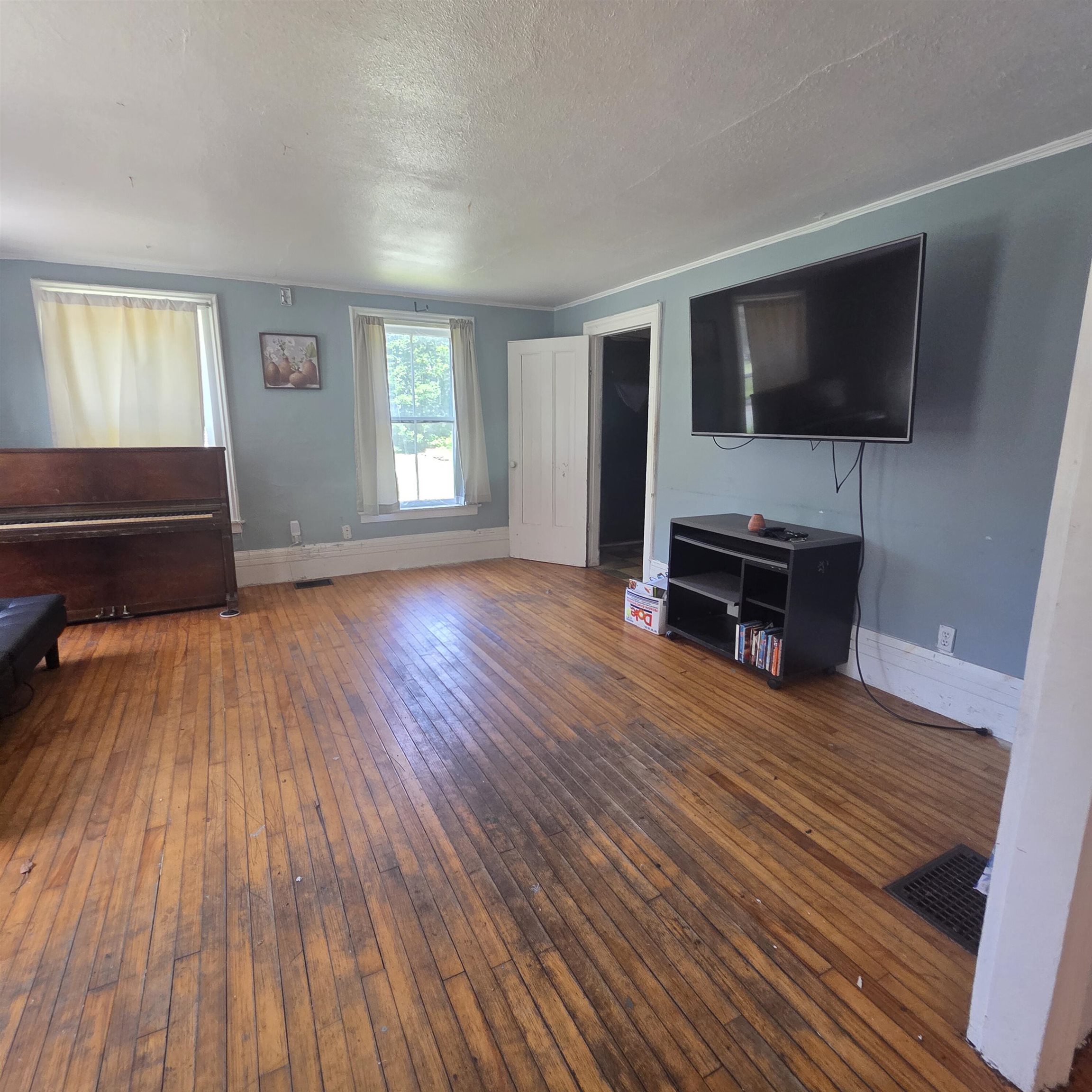 26 Pleasant Street Property Photo 7