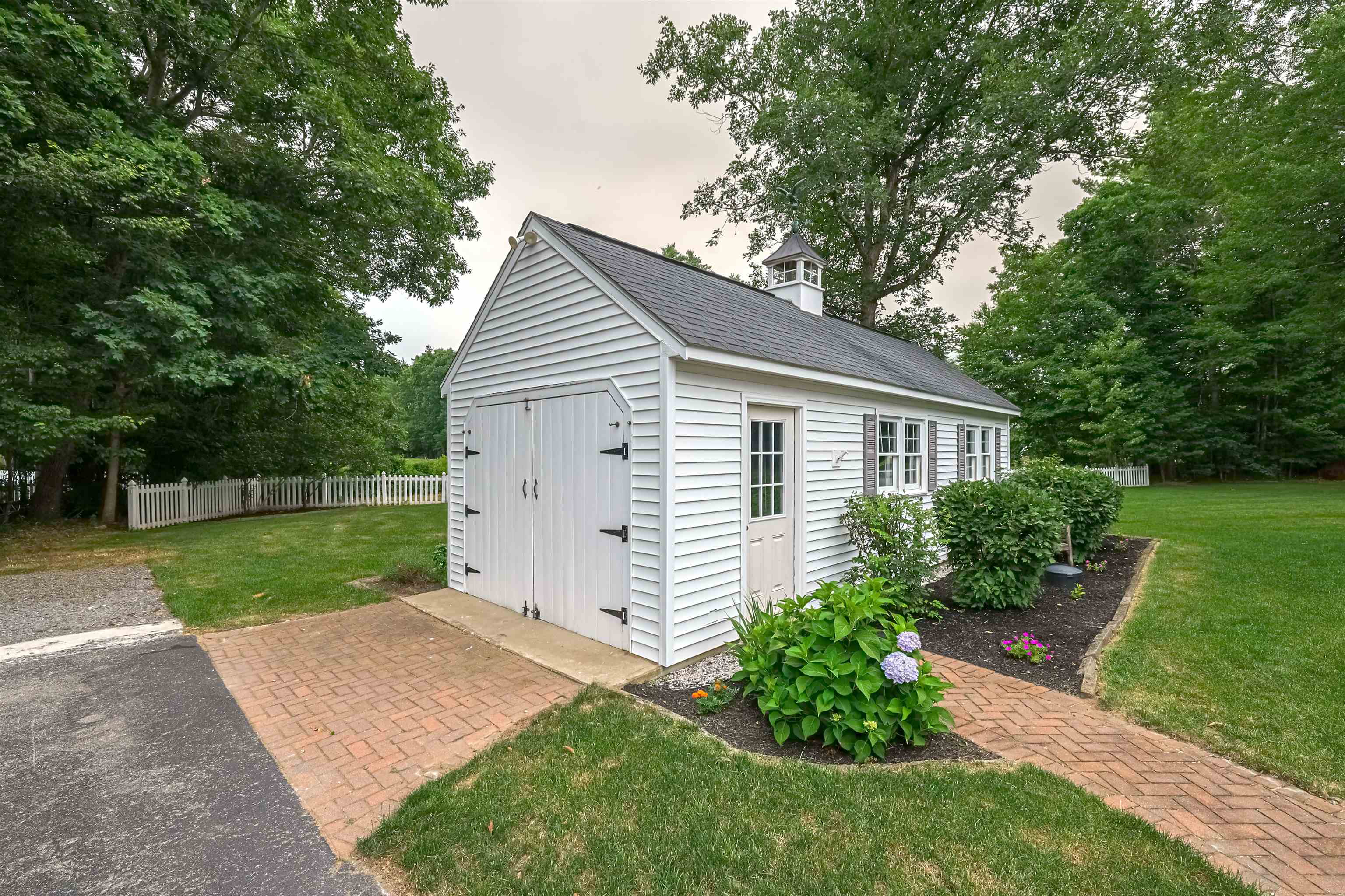 9 Taconic Drive Property Photo 3
