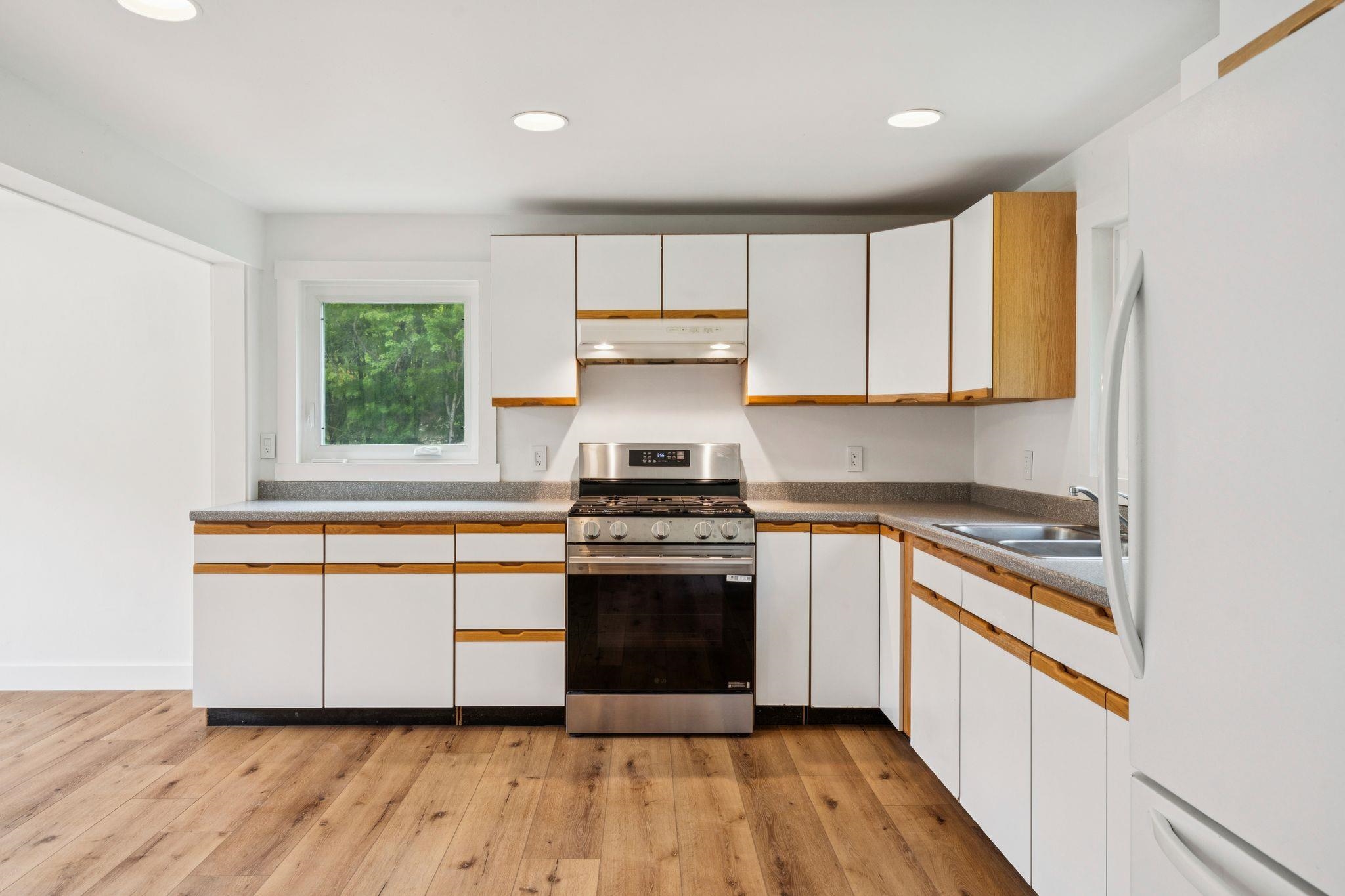 196 Kinsman Road Property Photo 3