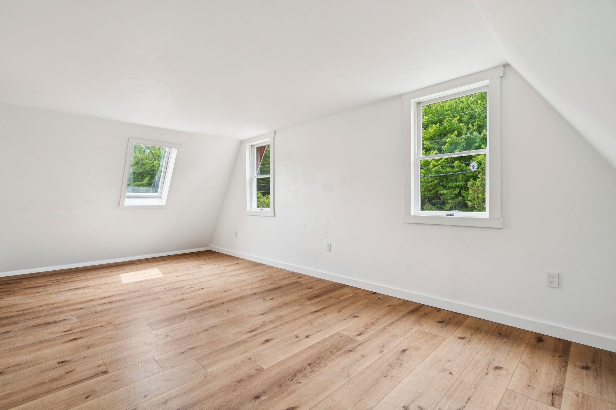 196 Kinsman Road Property Photo 12
