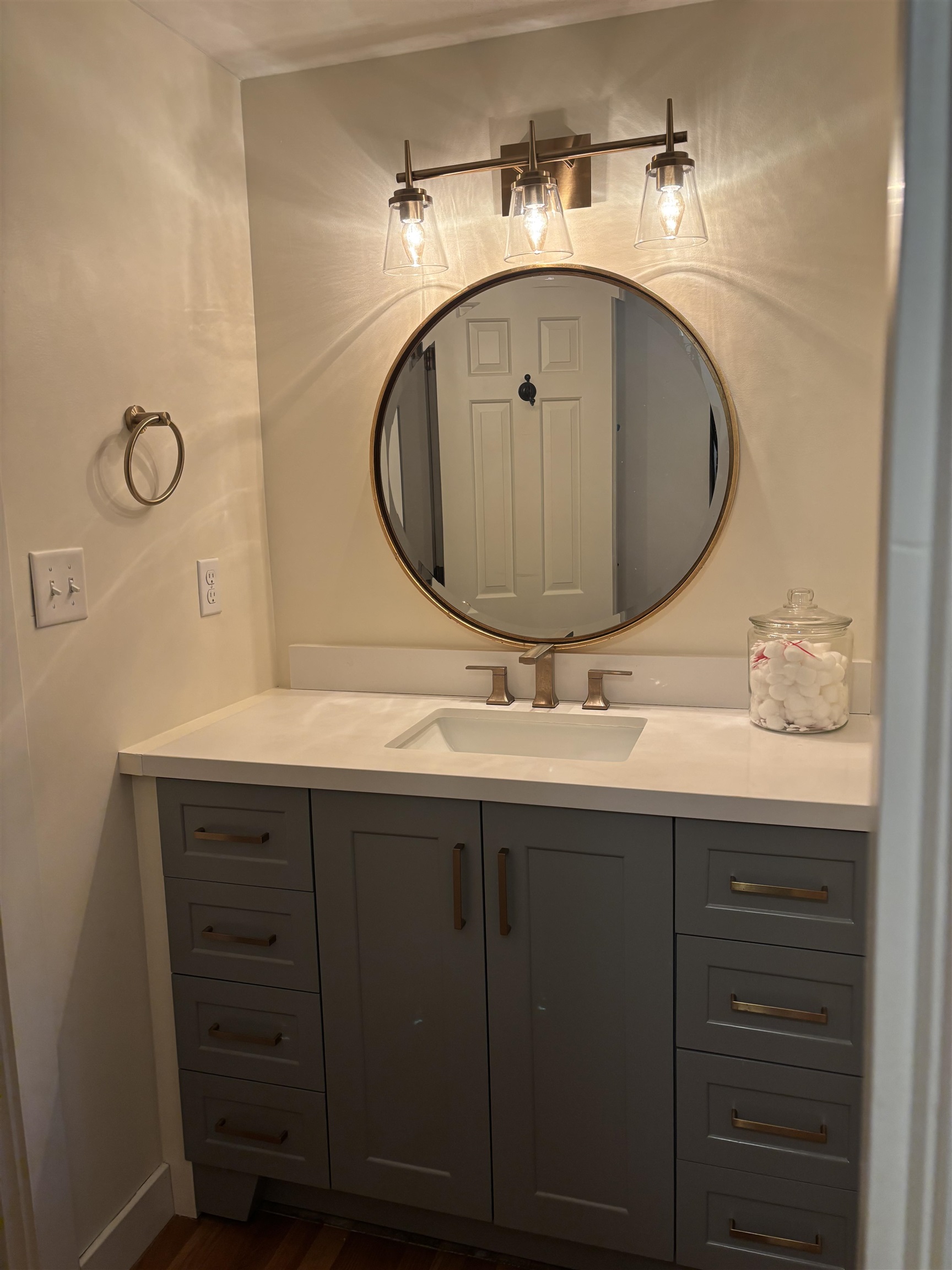 3 Governor Square Property Photo 28