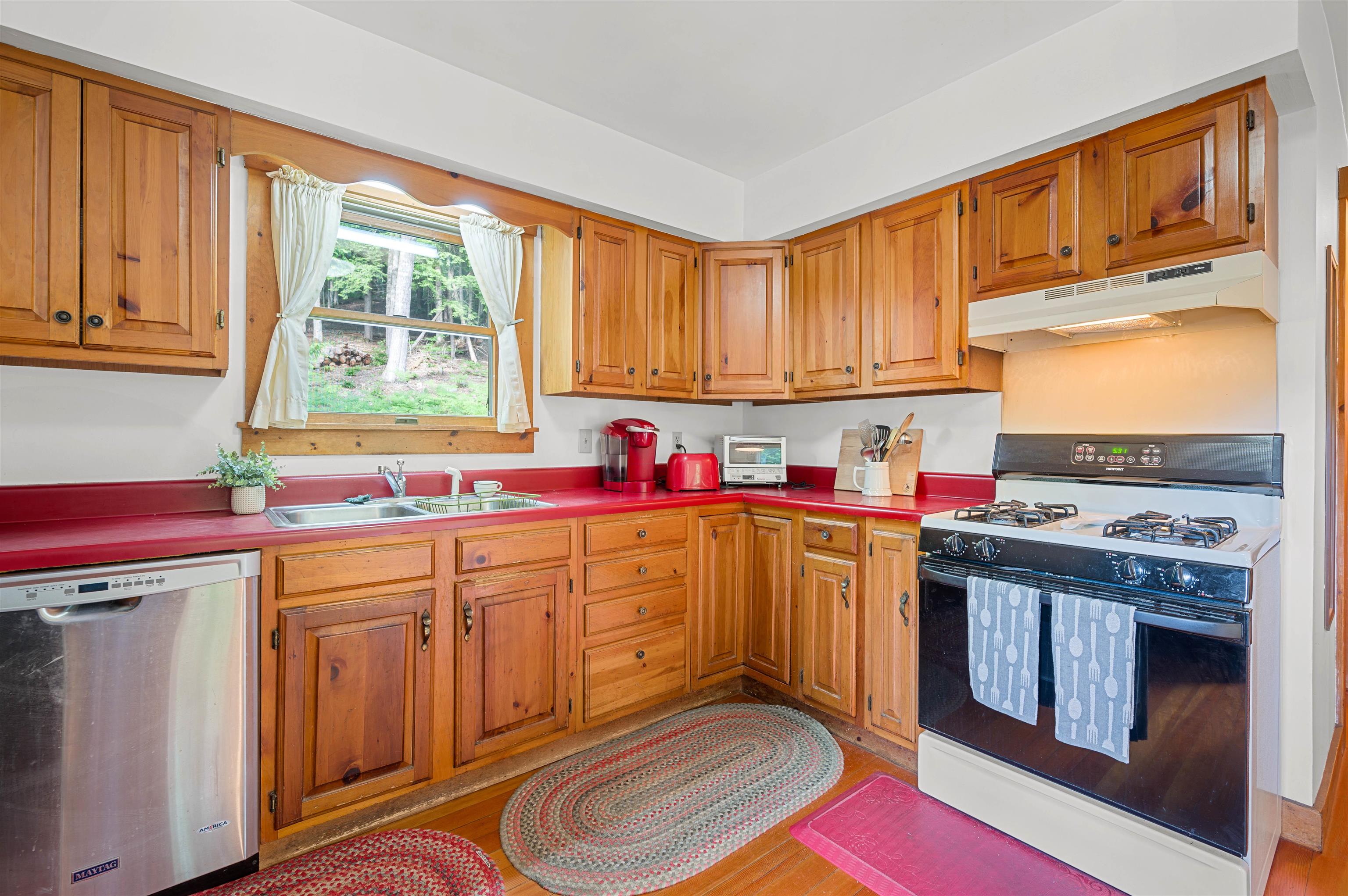 254 Macey Road Property Photo 6