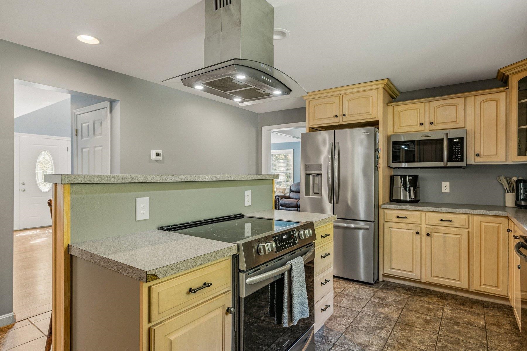 8 Lancelot Road Property Photo 17