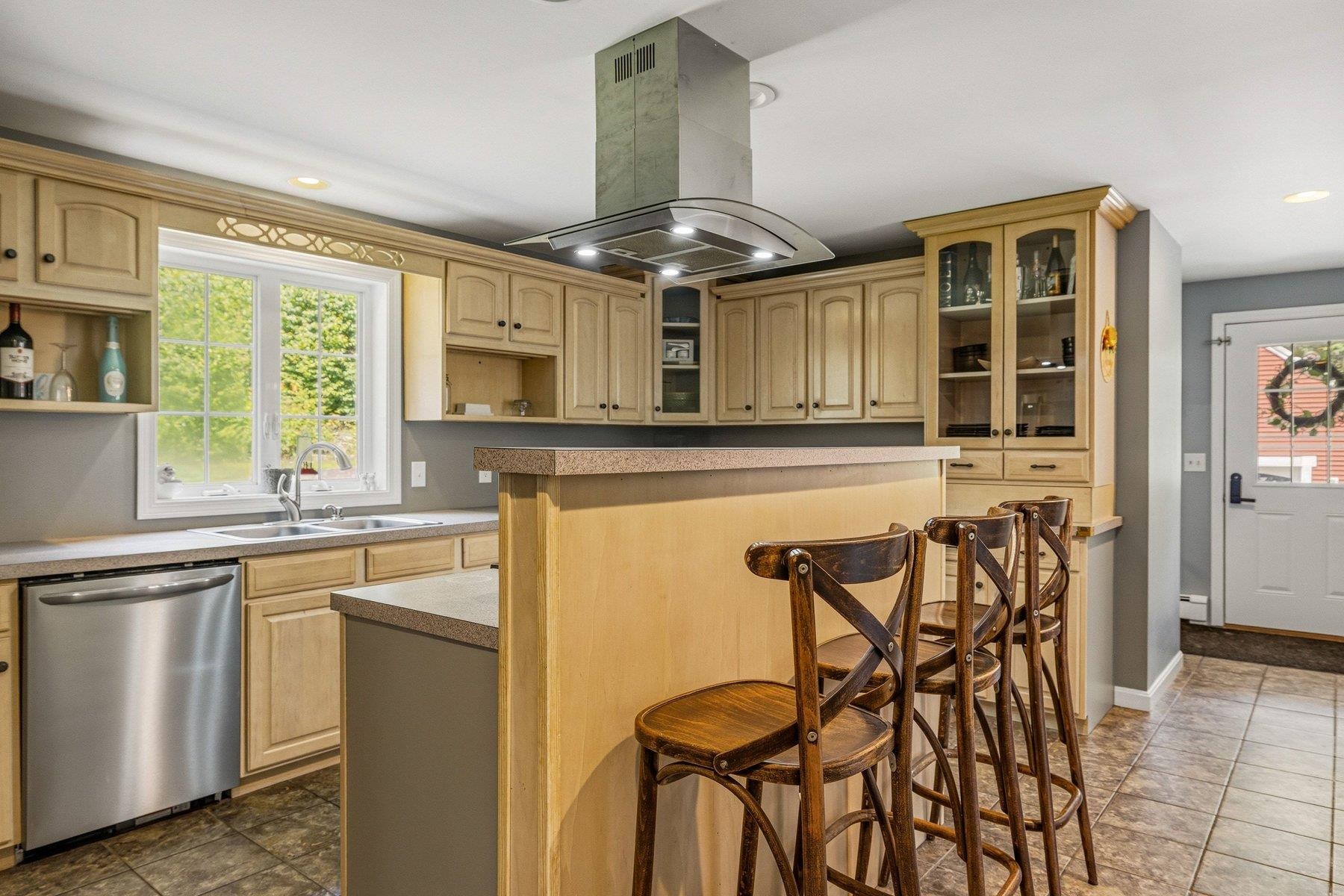 8 Lancelot Road Property Photo 22