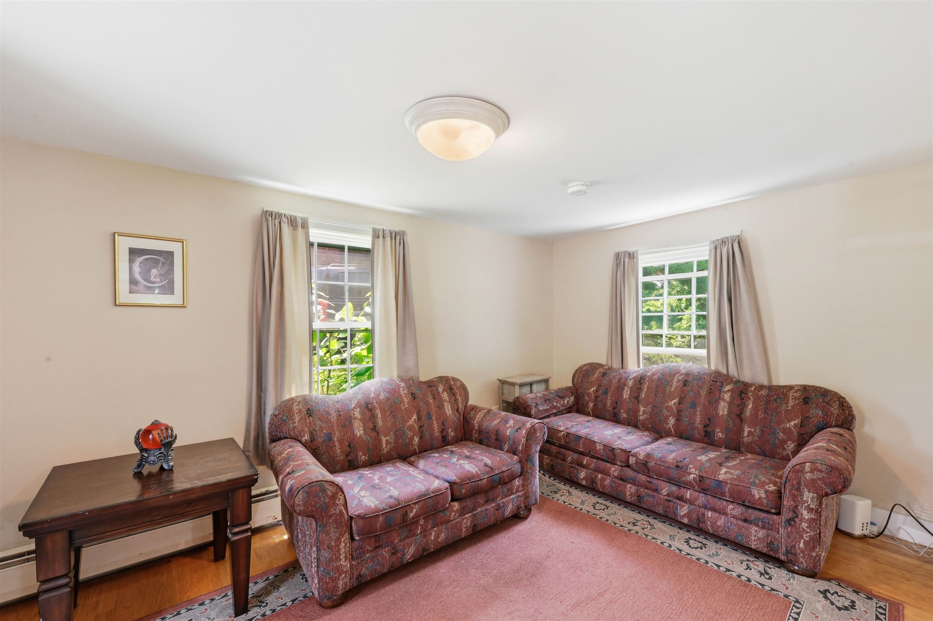 194 Malletts Bay Avenue Property Photo 3