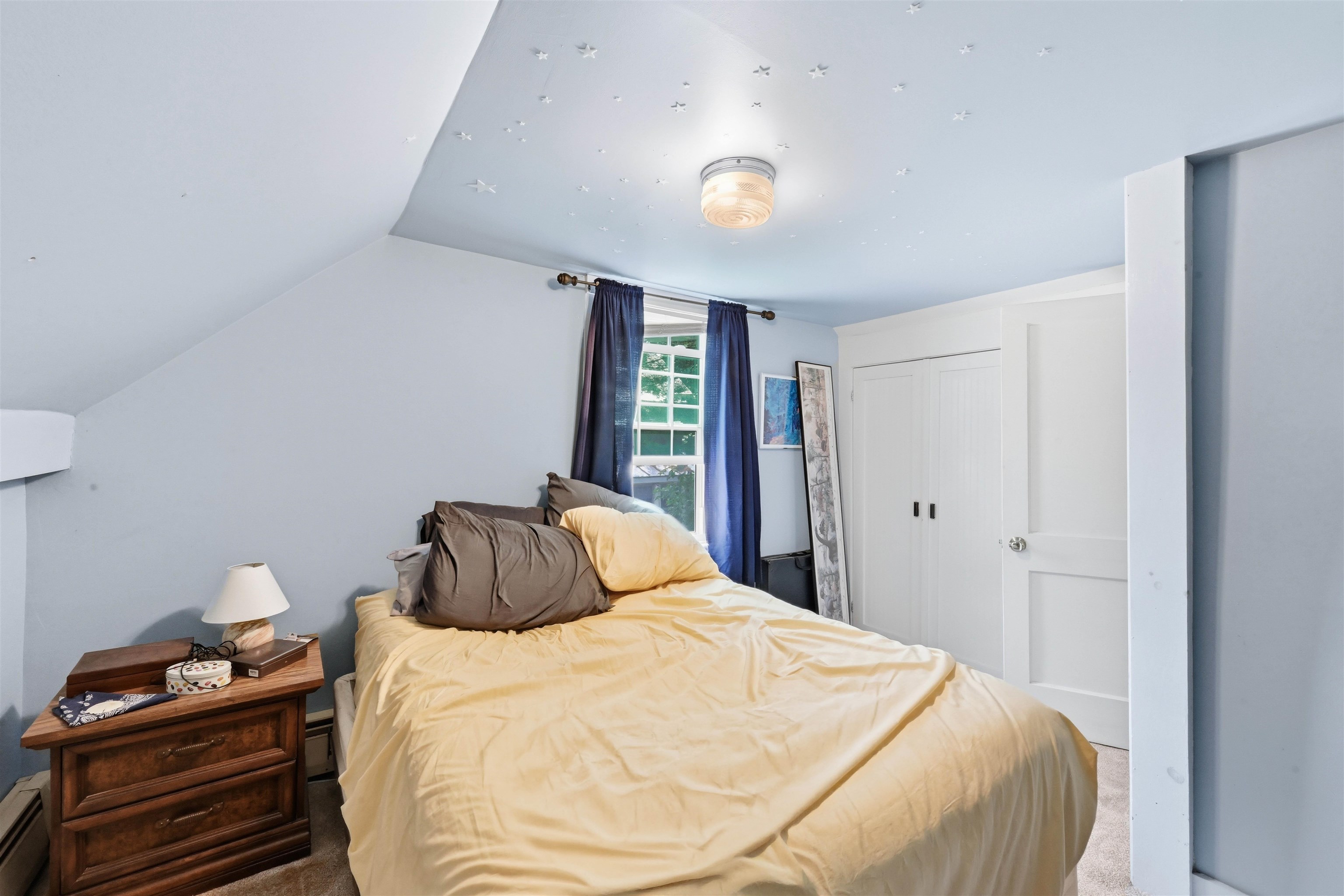 194 Malletts Bay Avenue Property Photo 13