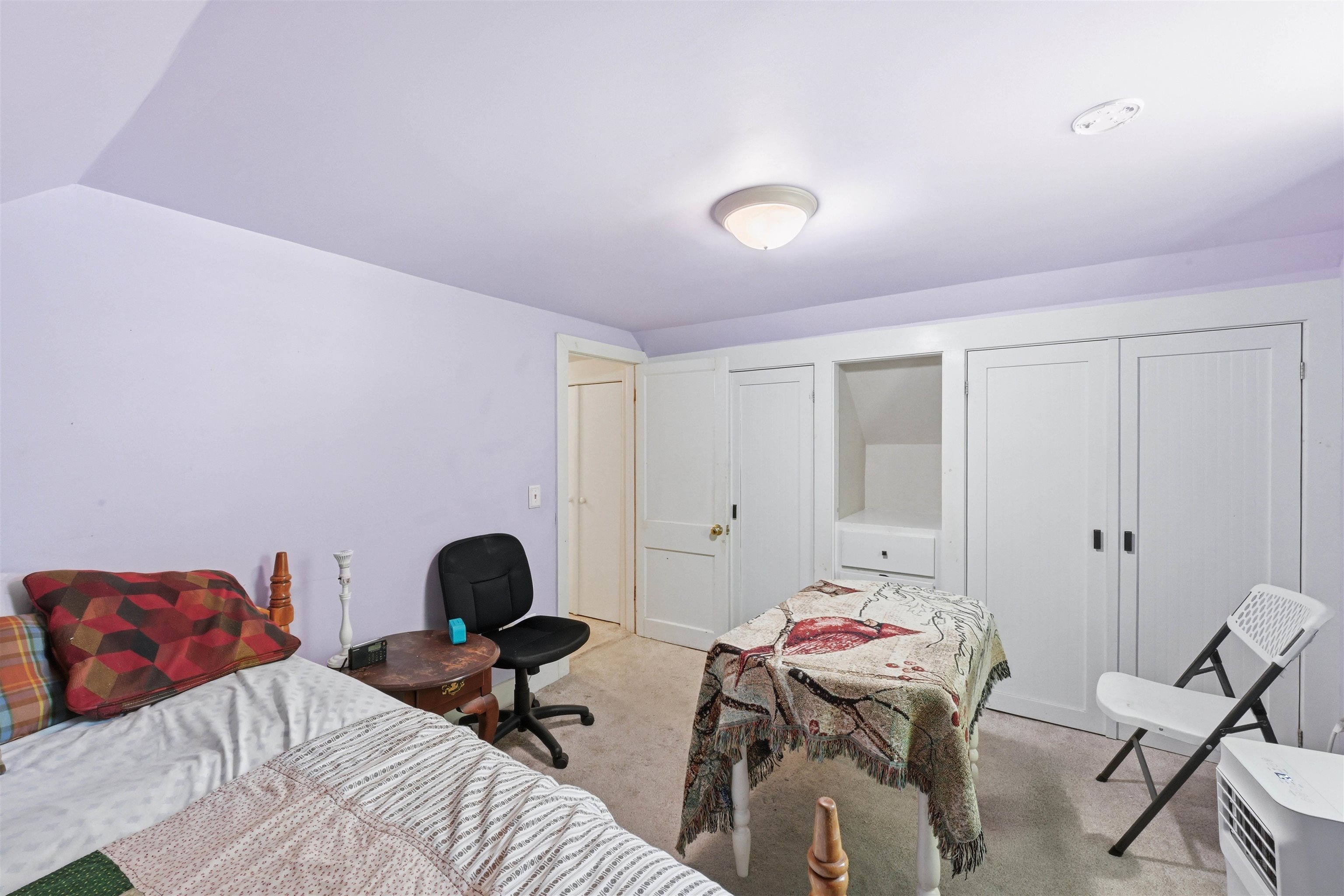 194 Malletts Bay Avenue Property Photo 18