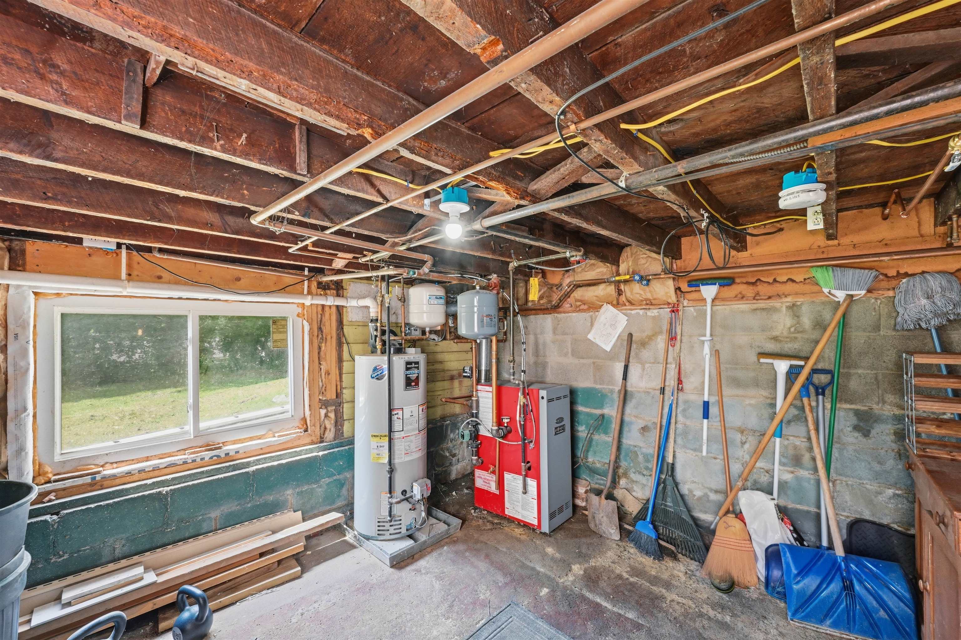 194 Malletts Bay Avenue Property Photo 19