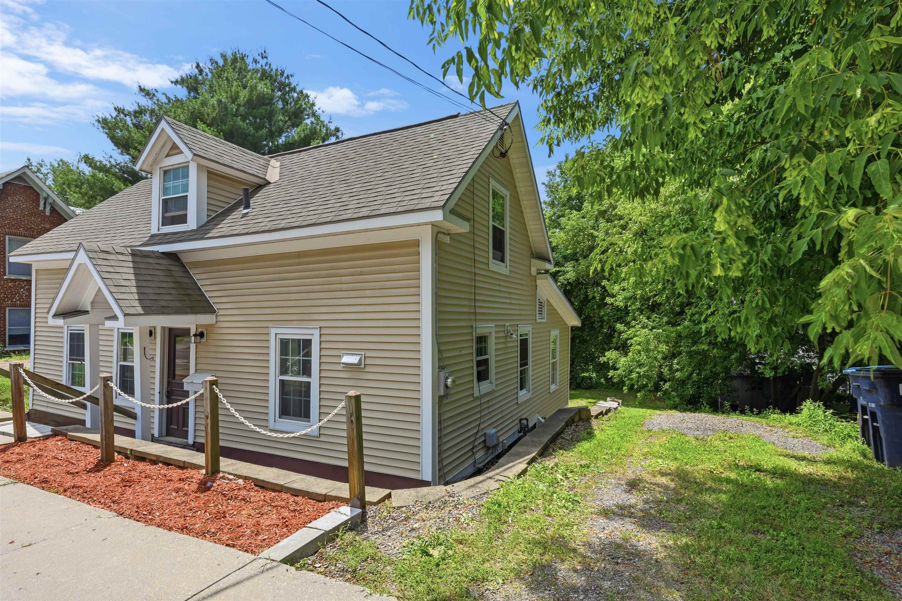 194 Malletts Bay Avenue Property Photo 22
