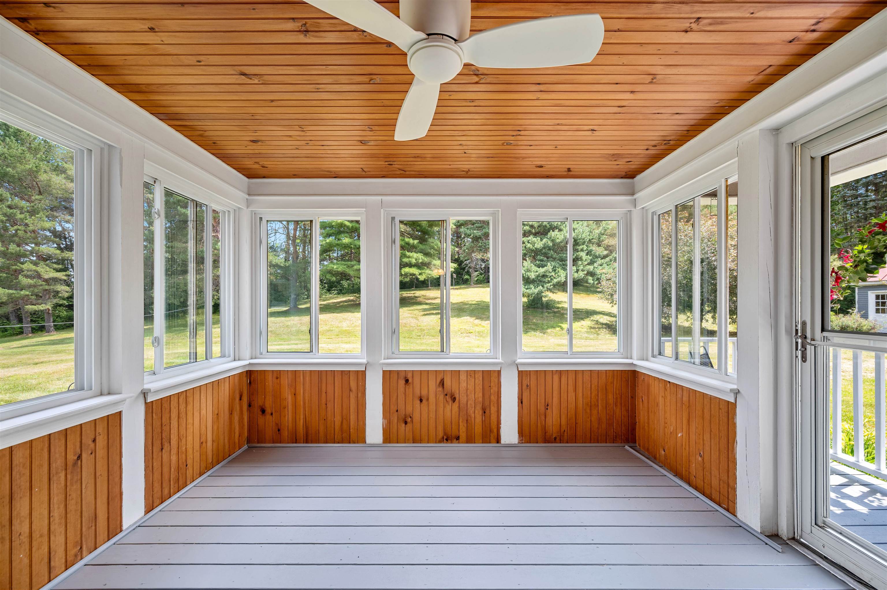 2323 Snowbridge Road Property Photo 8