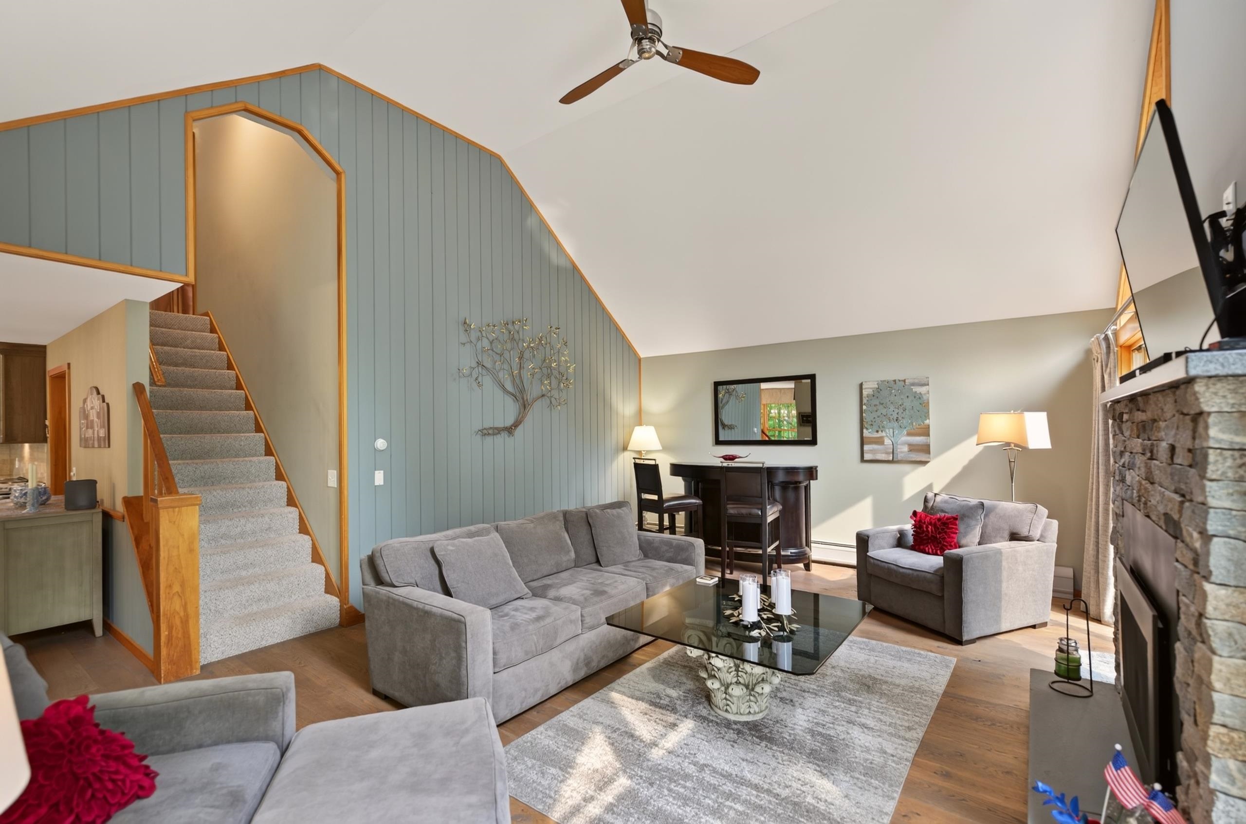 11 Stone Ridge Loop Property Photo 4