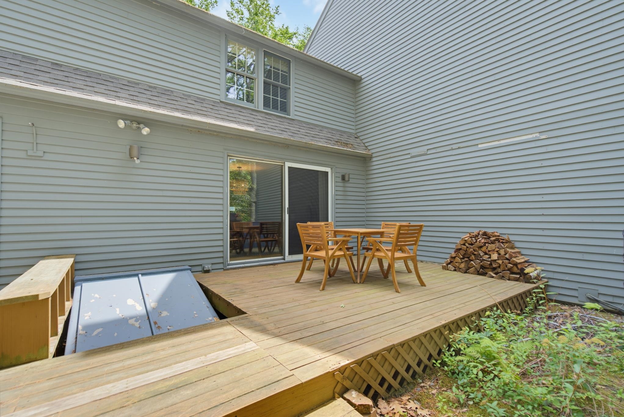 2 Coach Road Property Photo 32