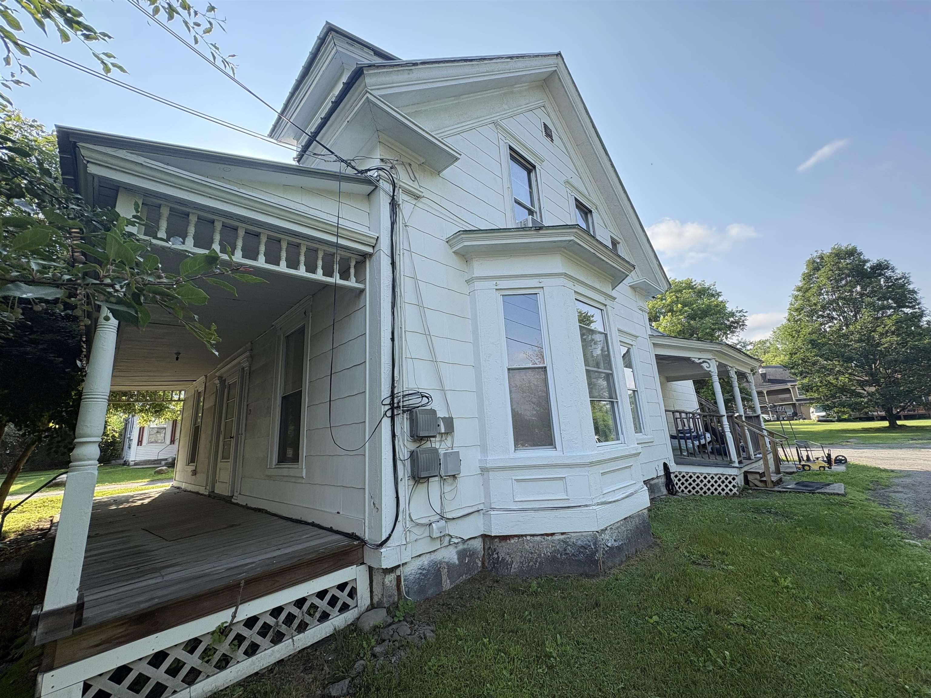 731 Hill Street Property Photo 2
