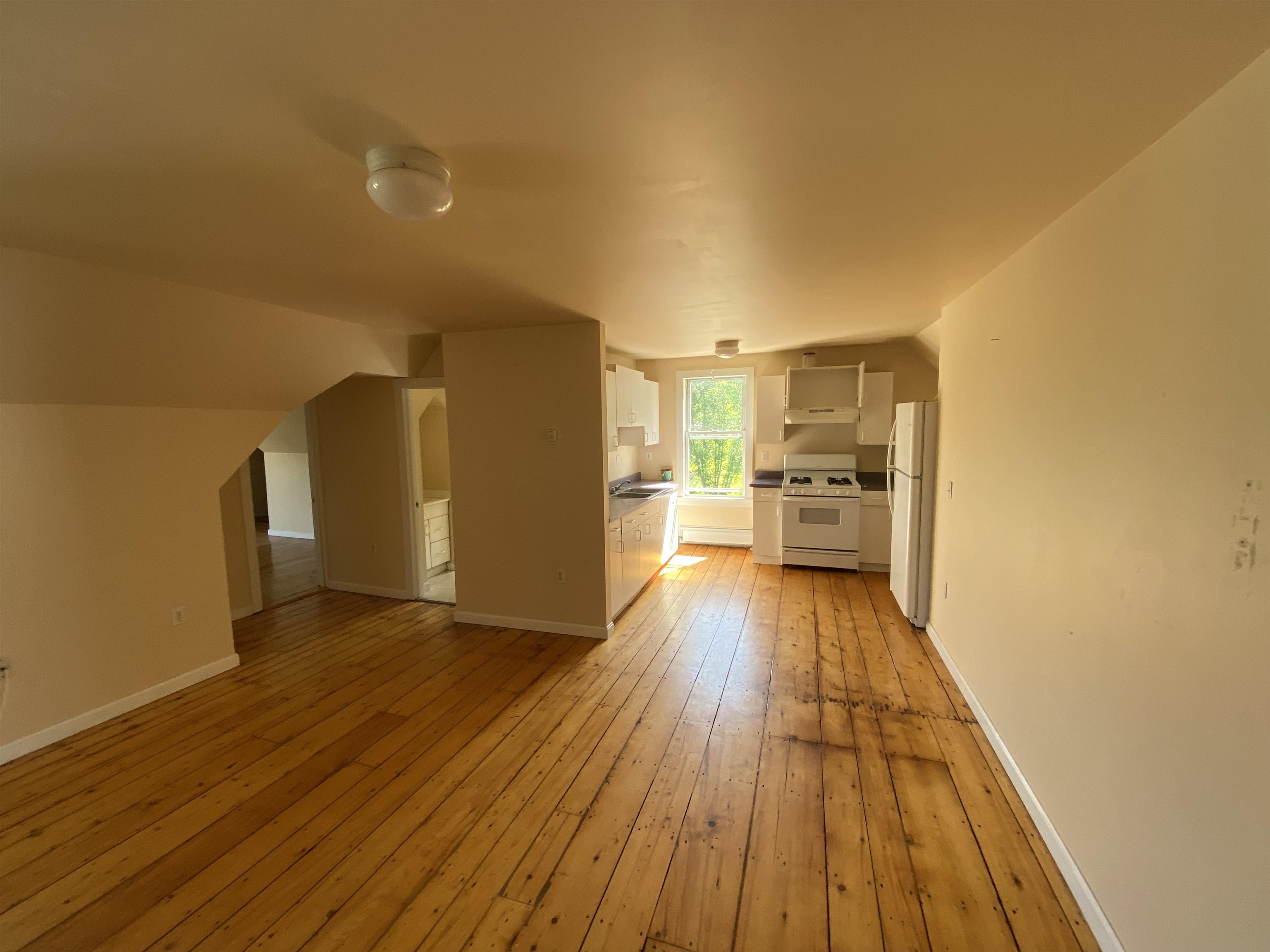 80 Williams Street Property Photo 6
