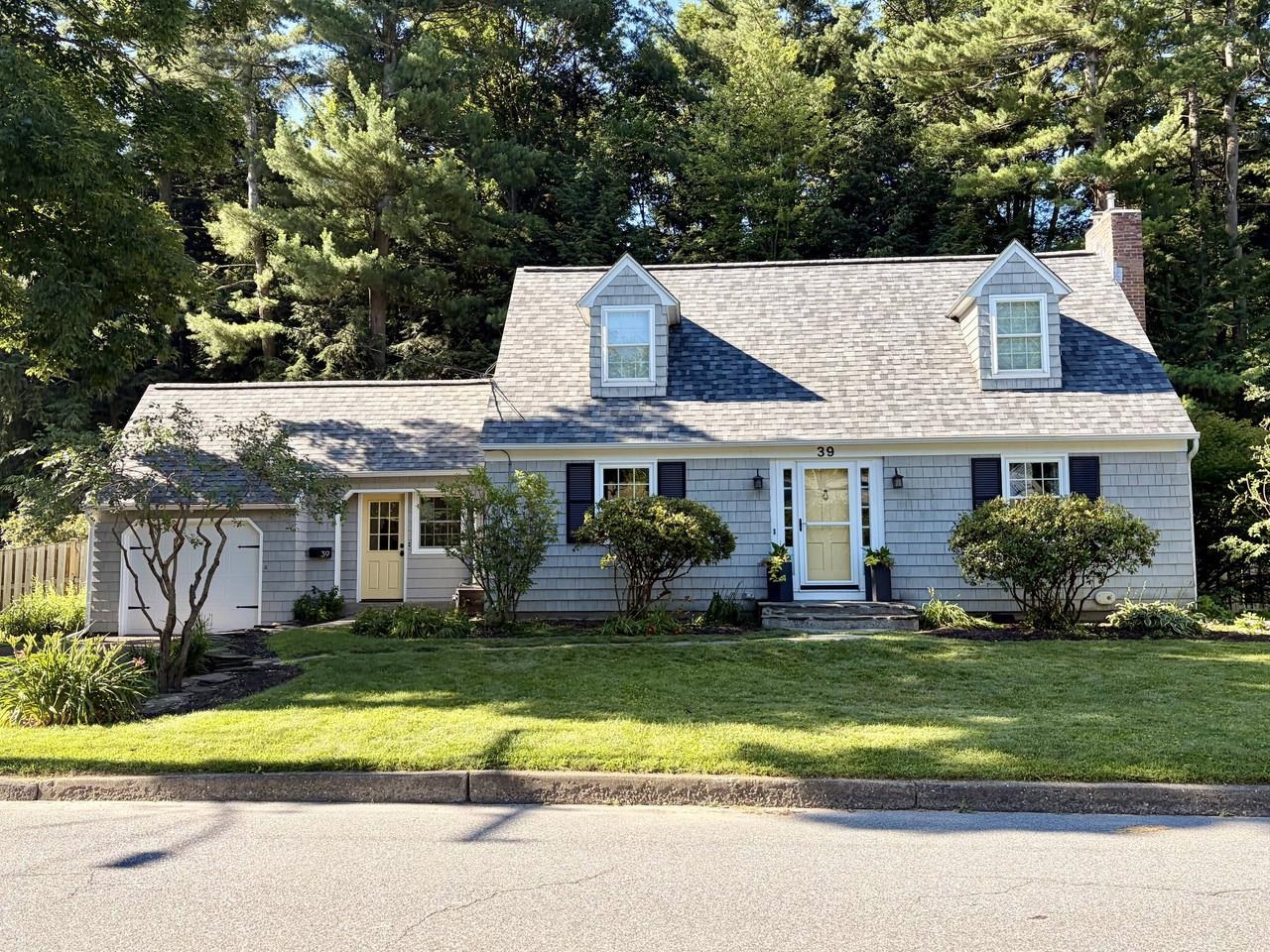 39 Laurel Hill Drive Property Photo 1