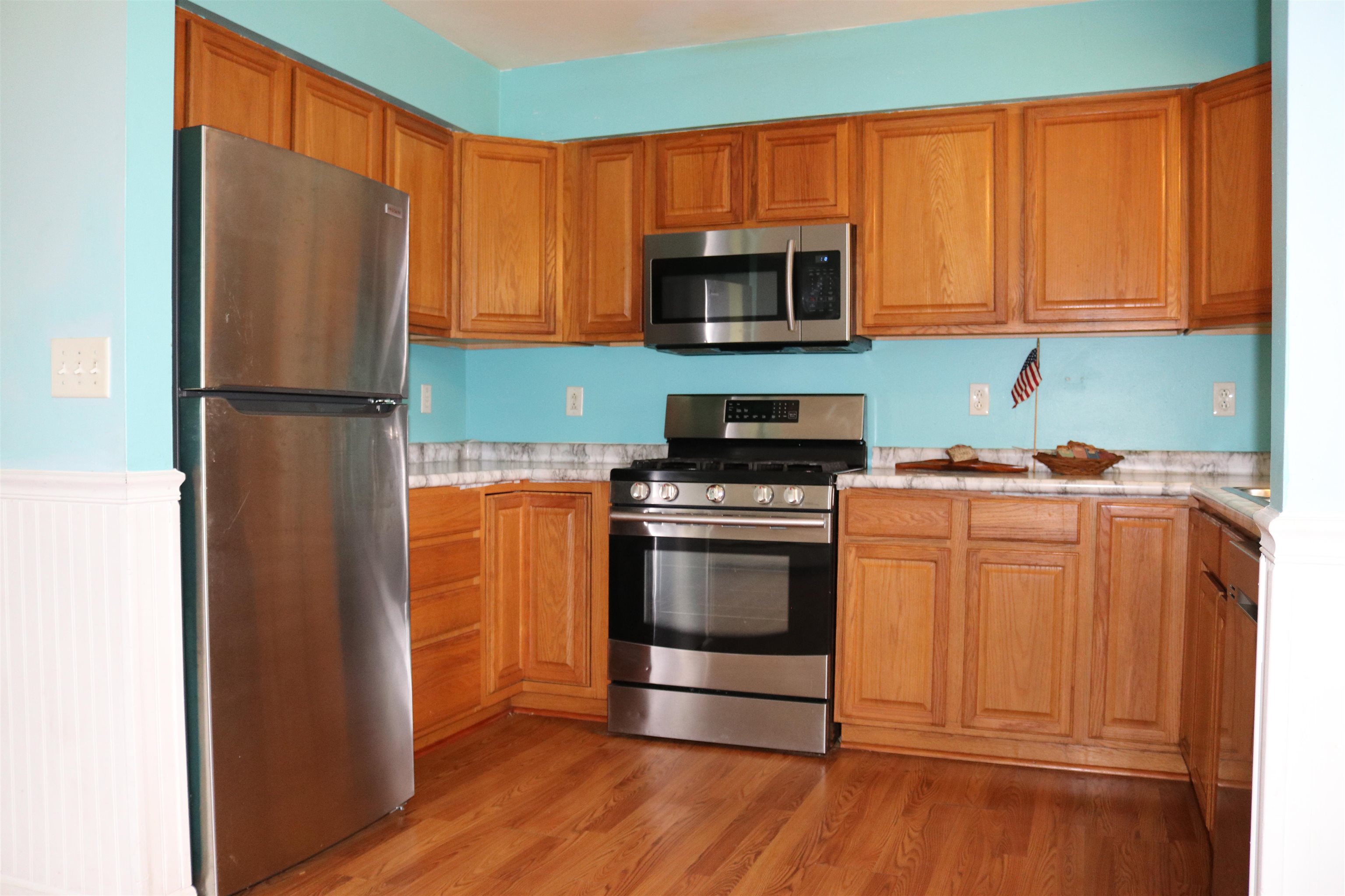 156 West Street Property Photo 3