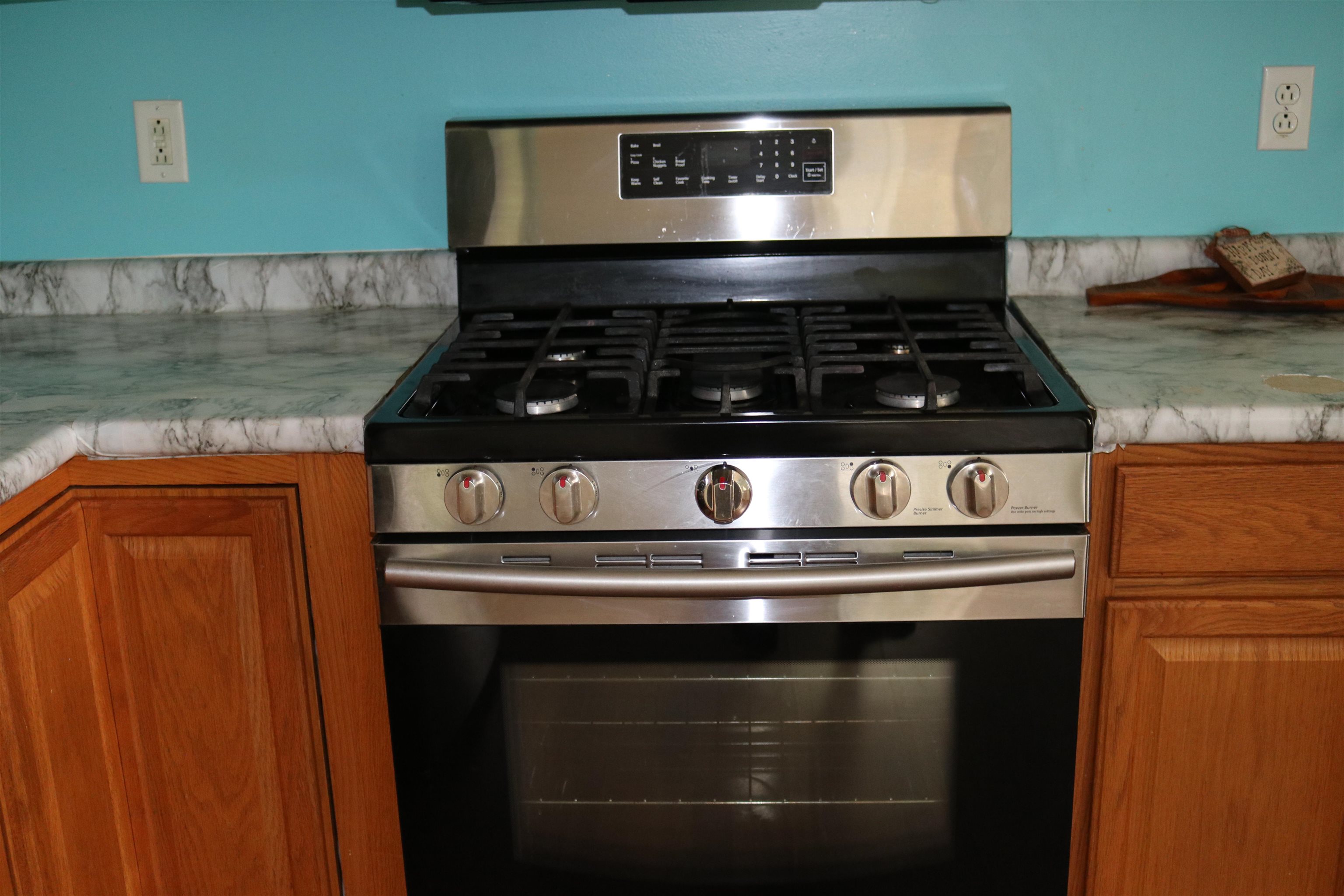 156 West Street Property Photo 4