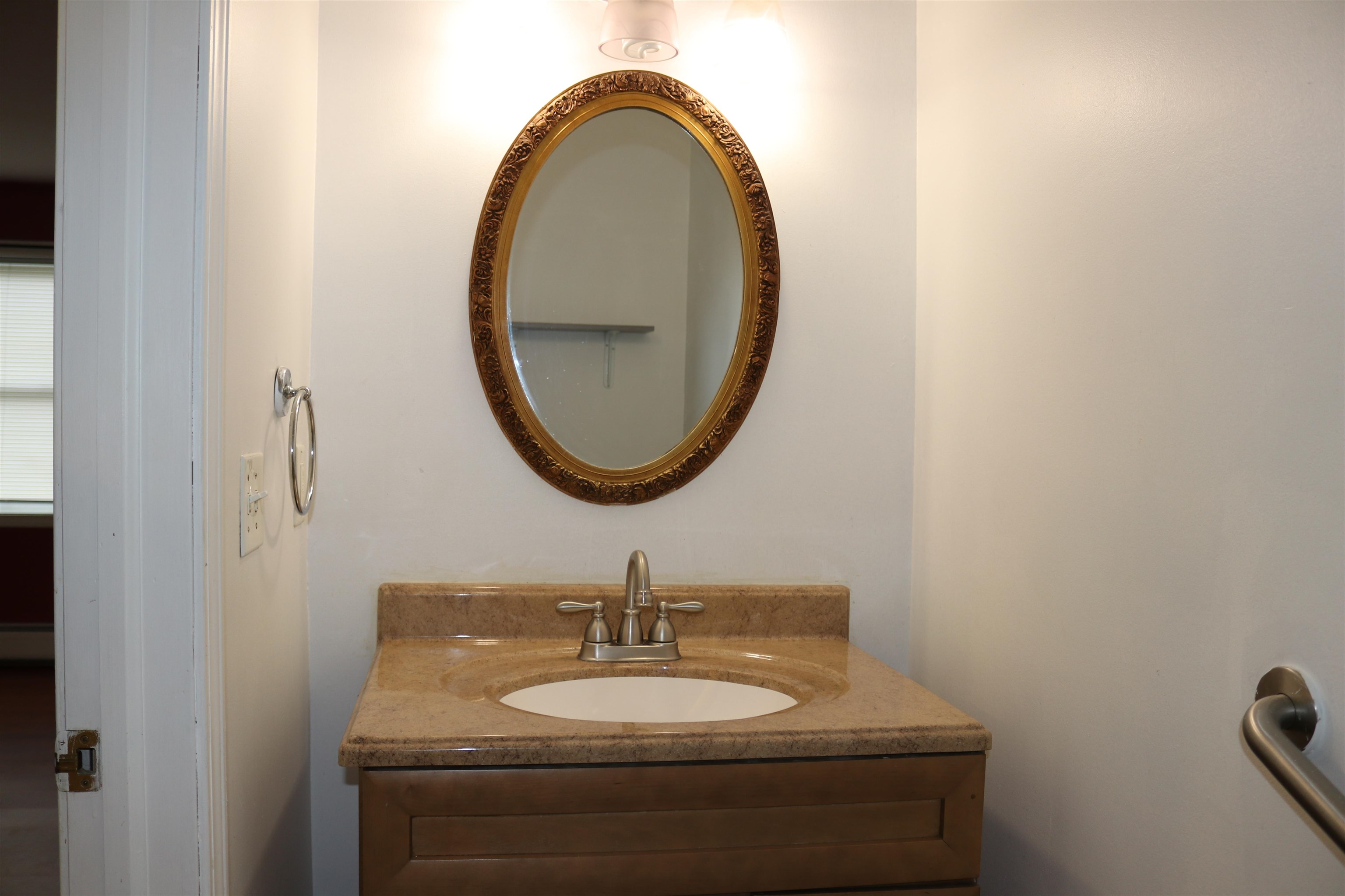 156 West Street Property Photo 10