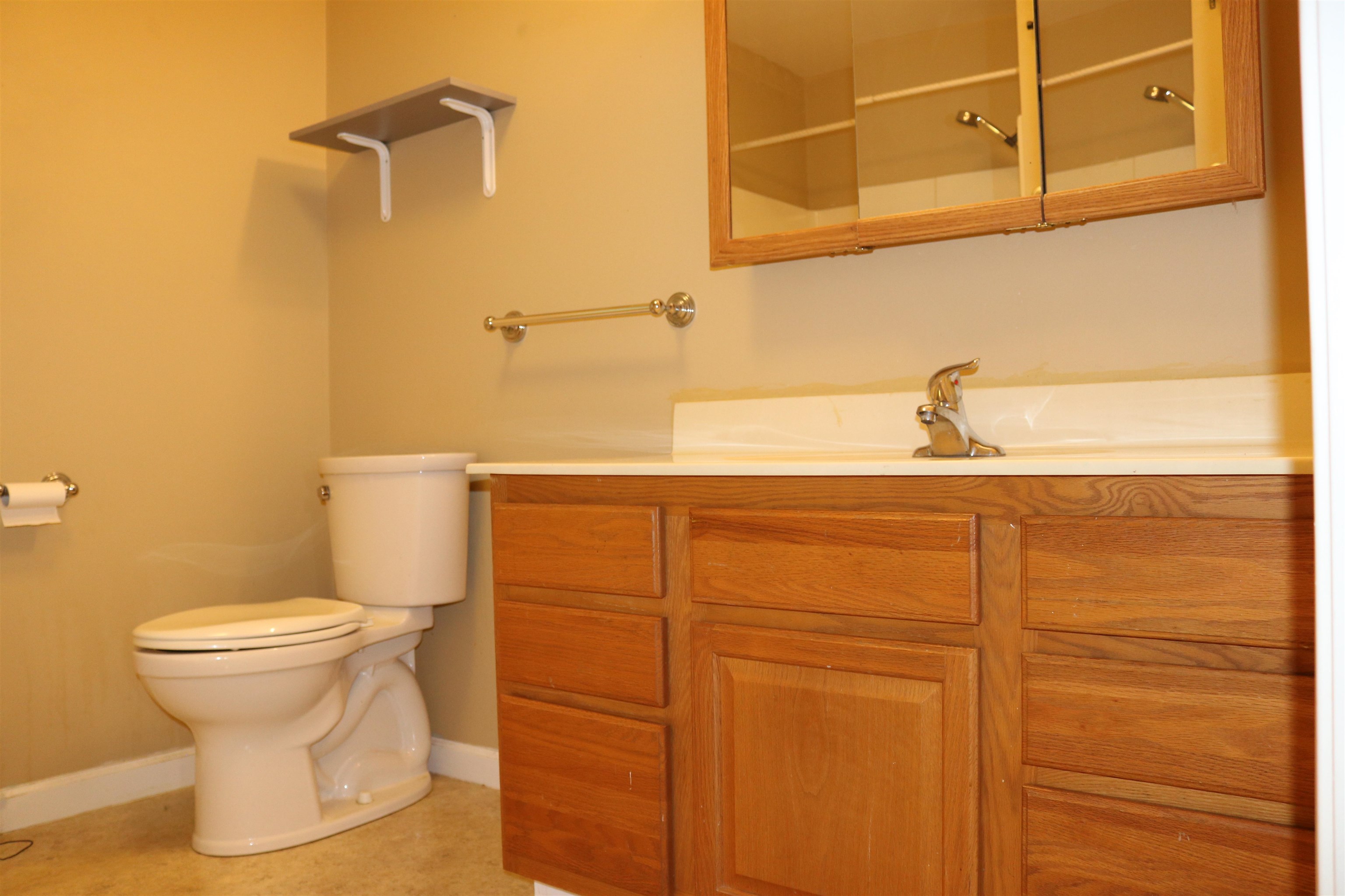 156 West Street Property Photo 13