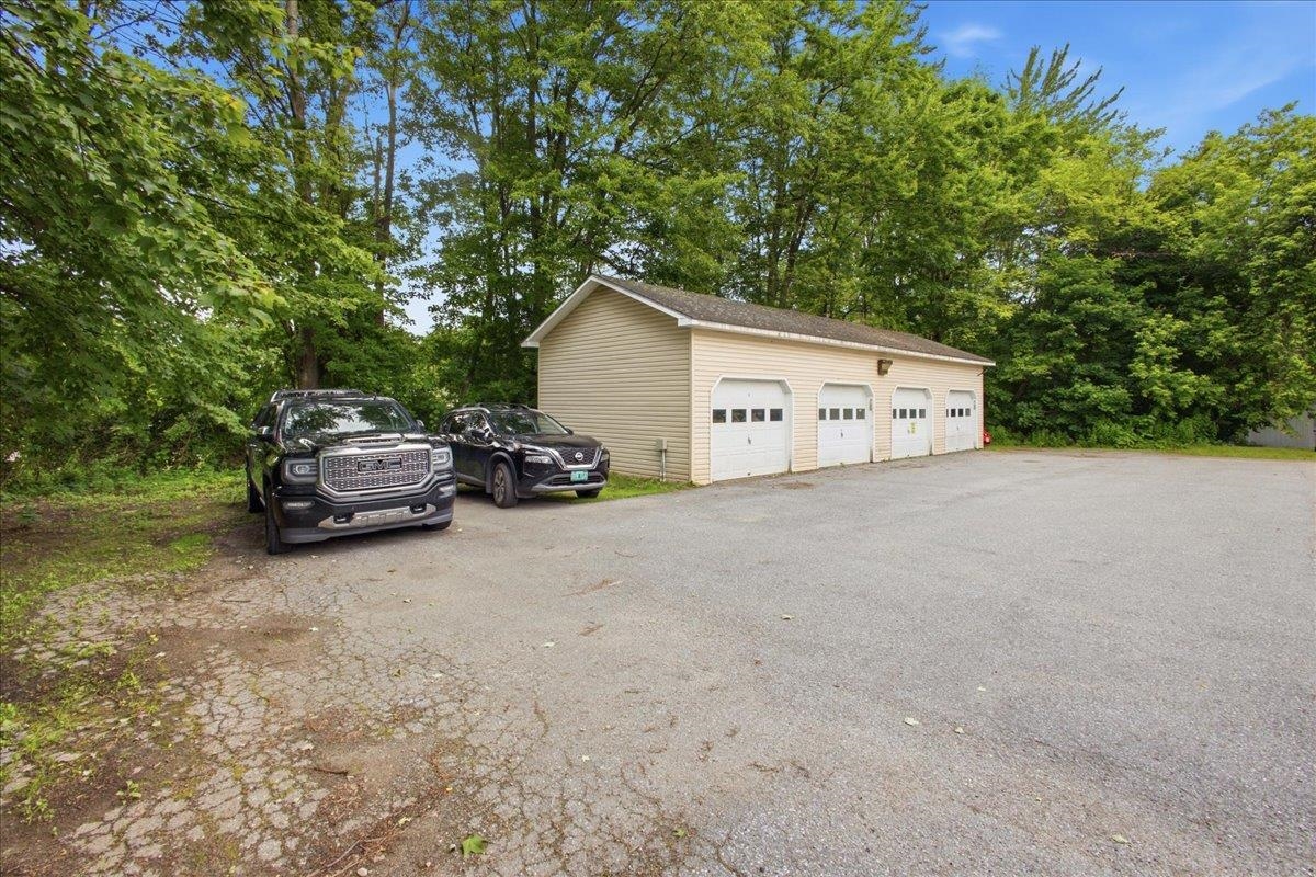 156 West Street Property Photo 22
