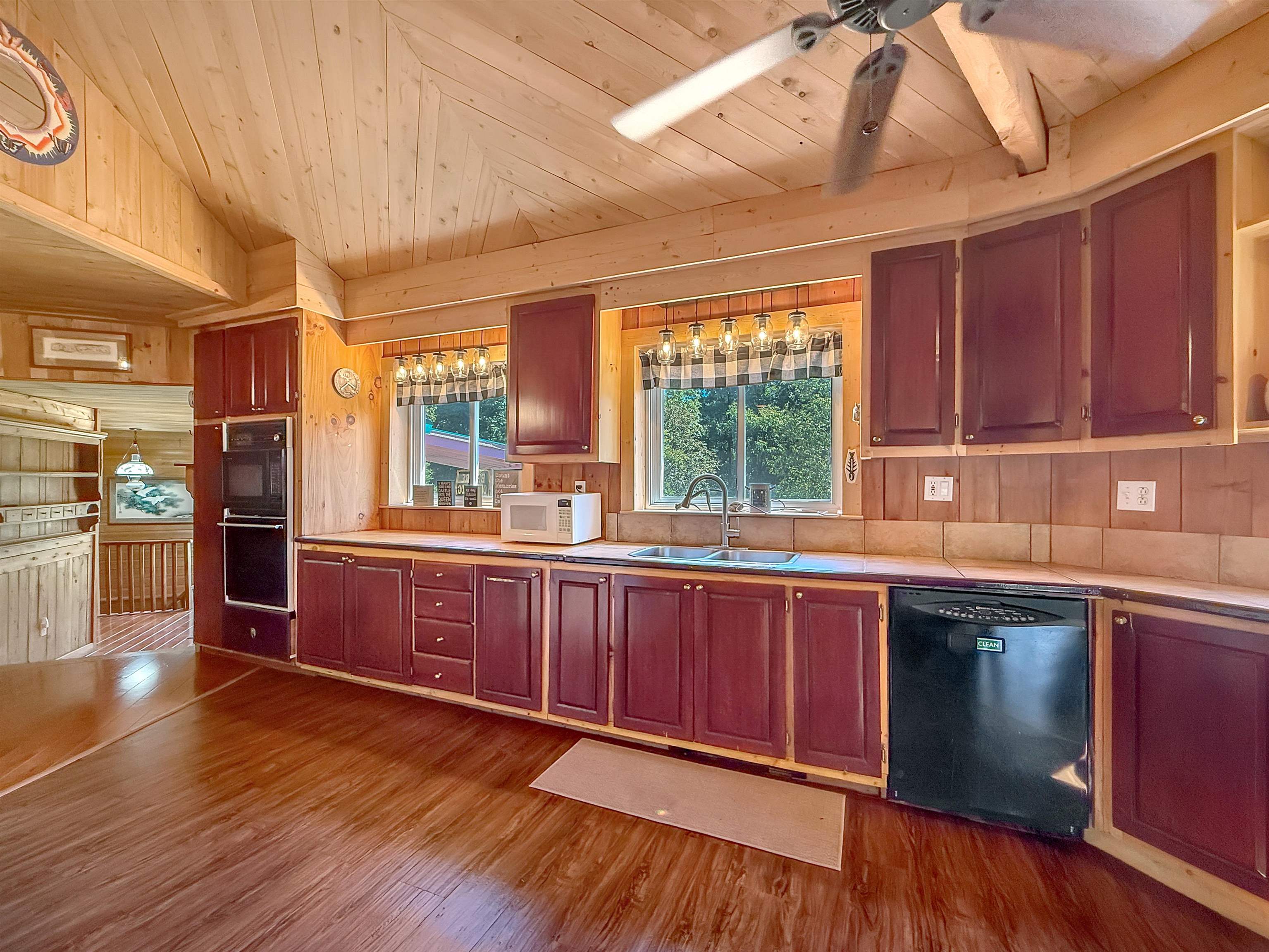 517 River Road Property Photo 7