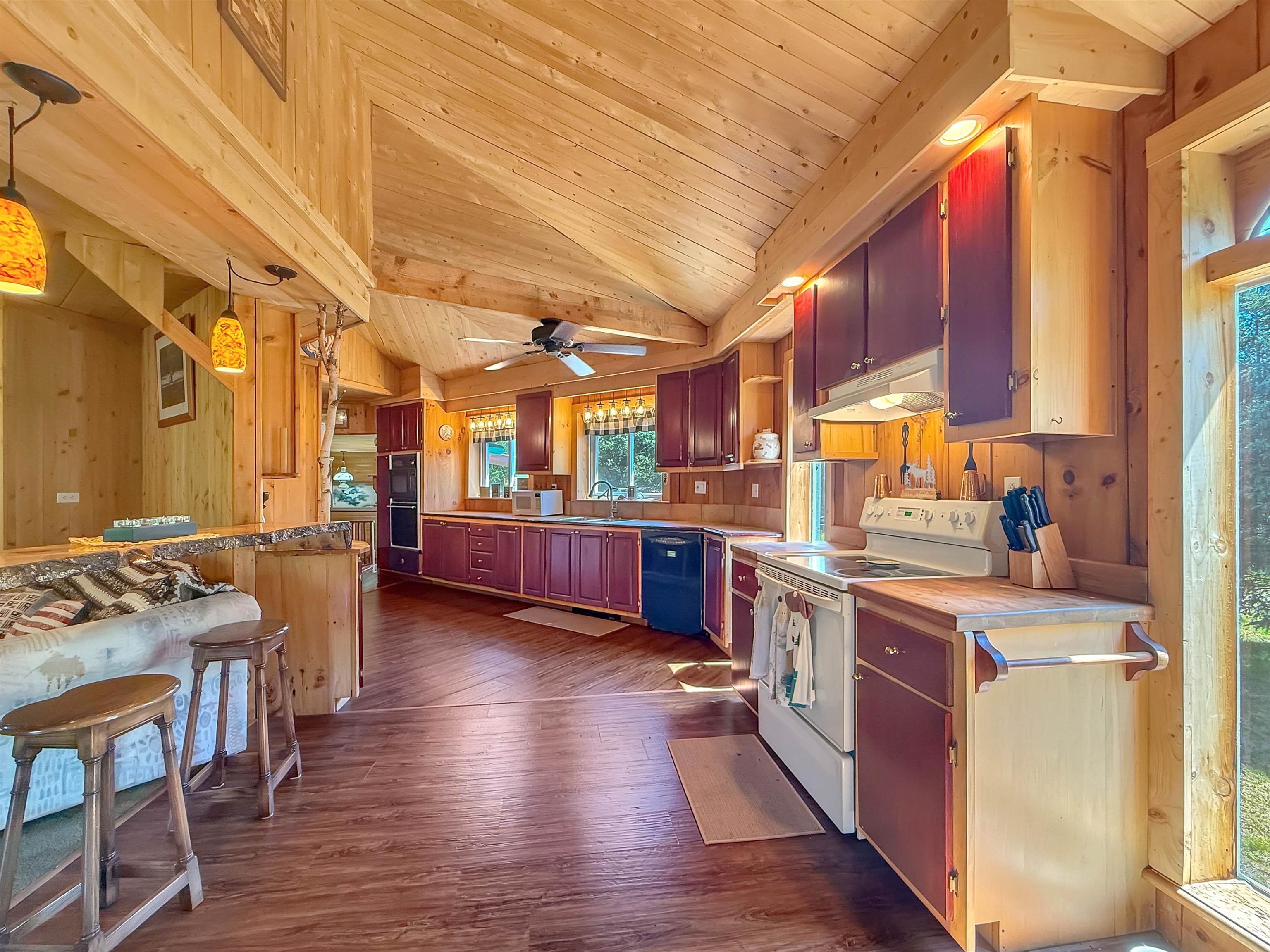 517 River Road Property Photo 8