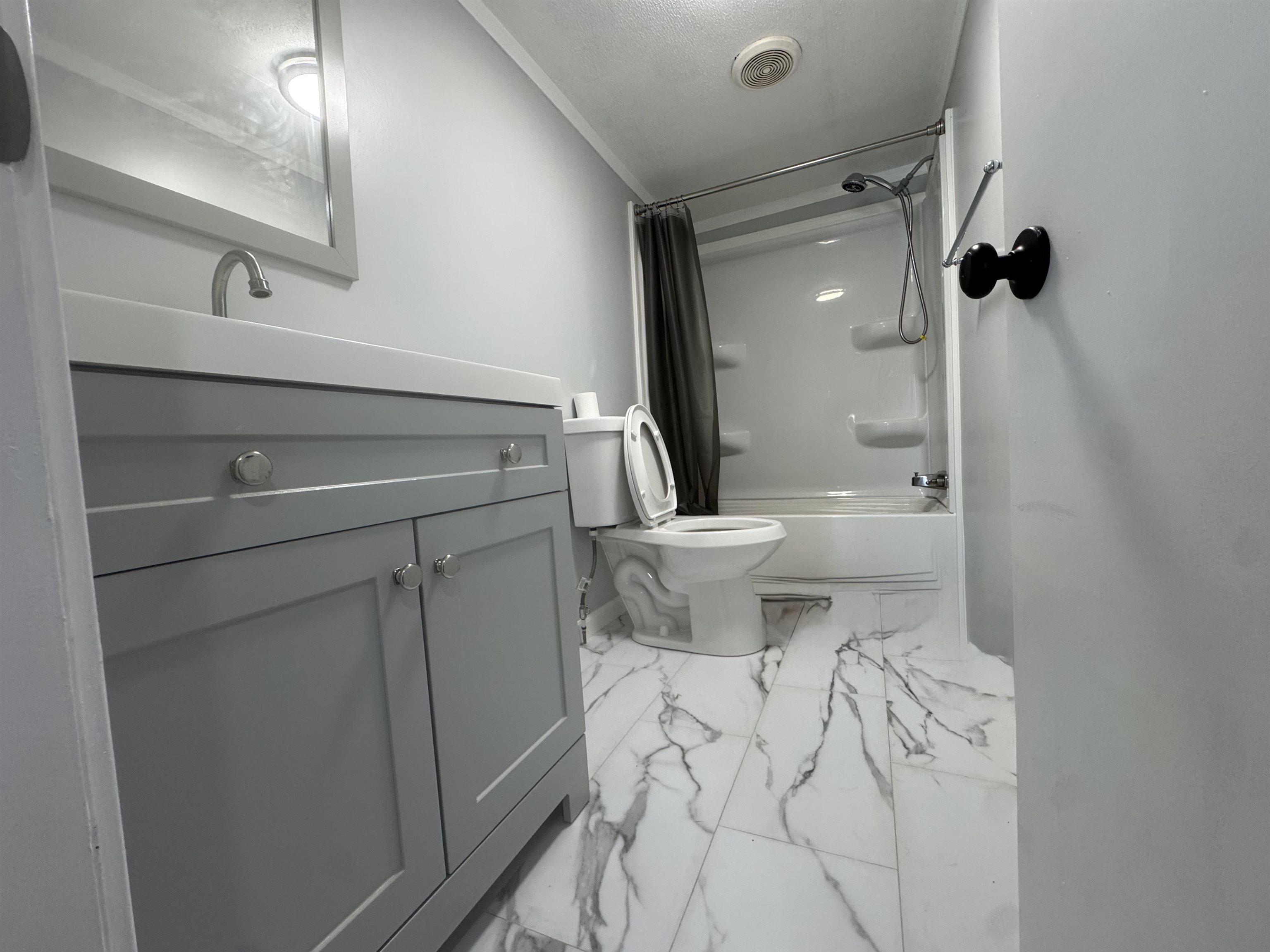 301 Sherwood Glen Property Photo 5