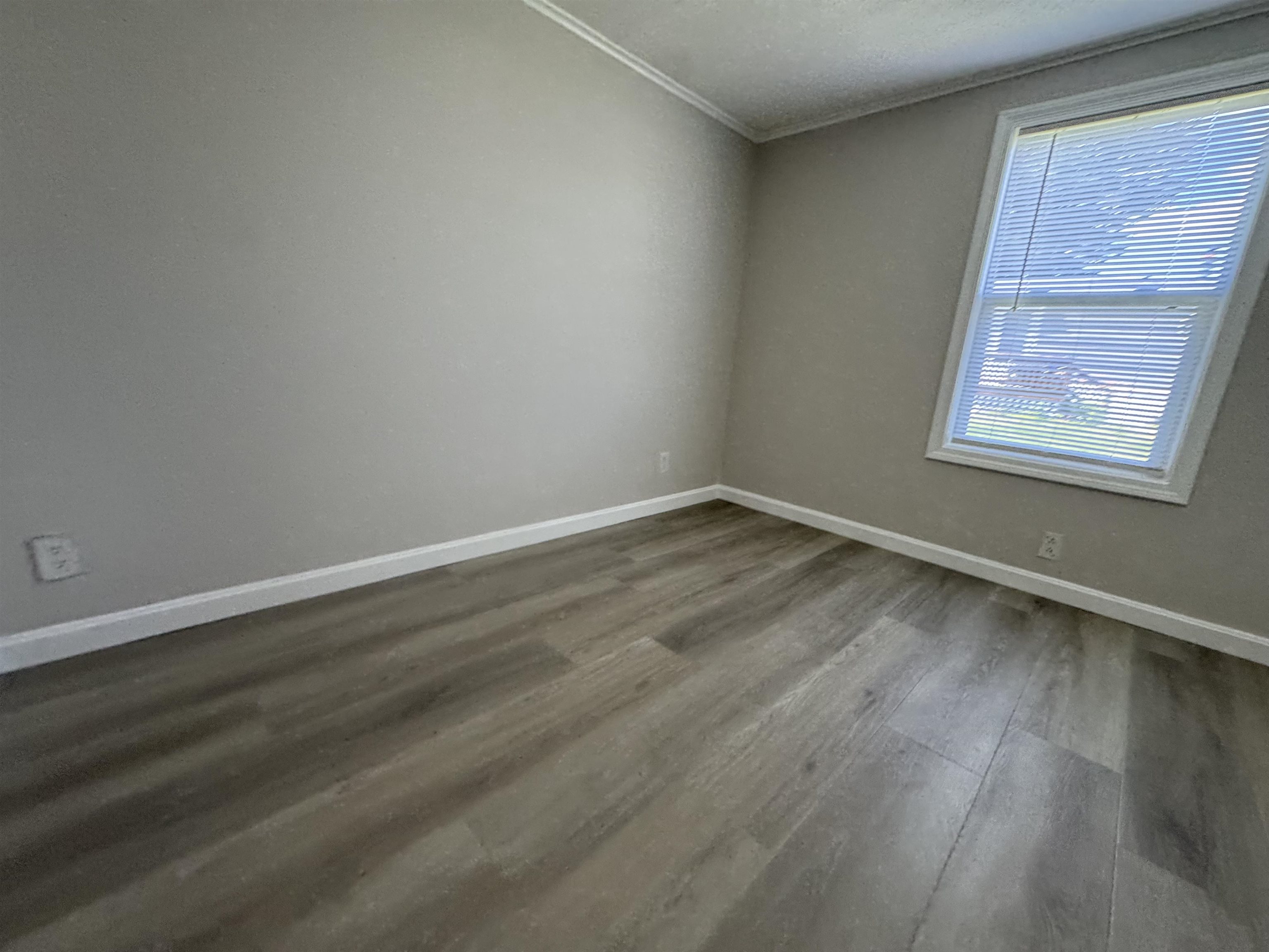 301 Sherwood Glen Property Photo 18