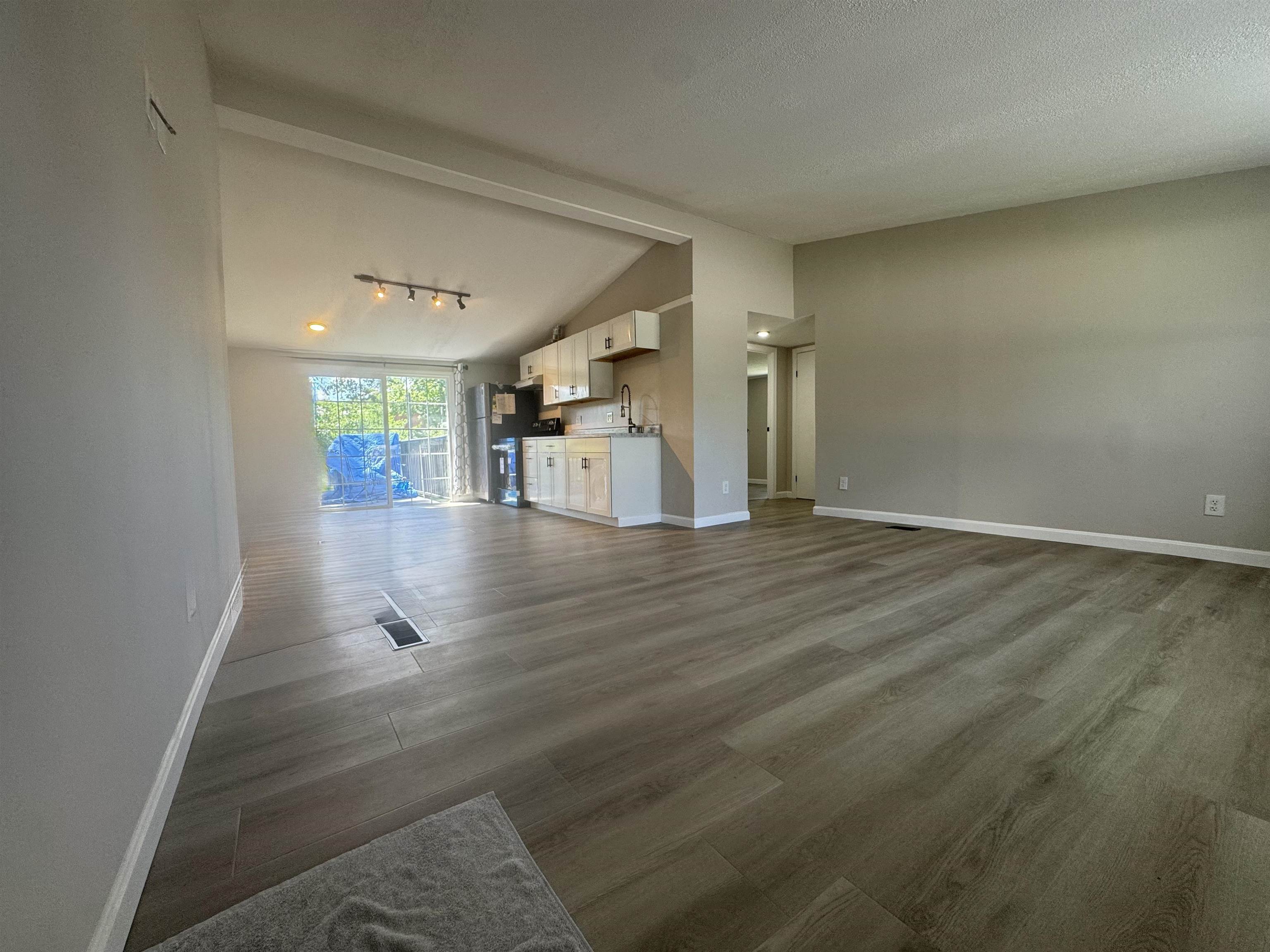 301 Sherwood Glen Property Photo 22