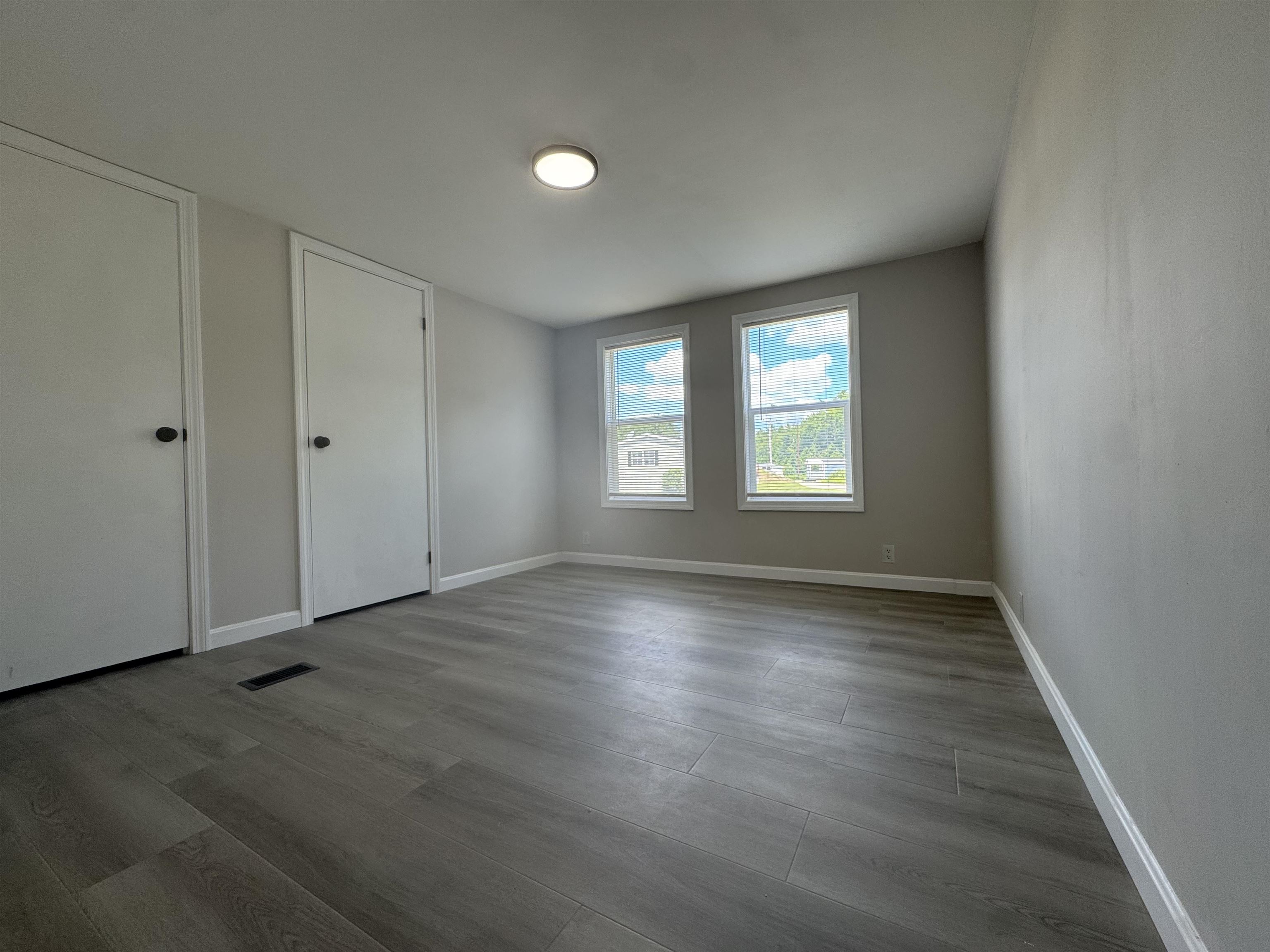 301 Sherwood Glen Property Photo 23