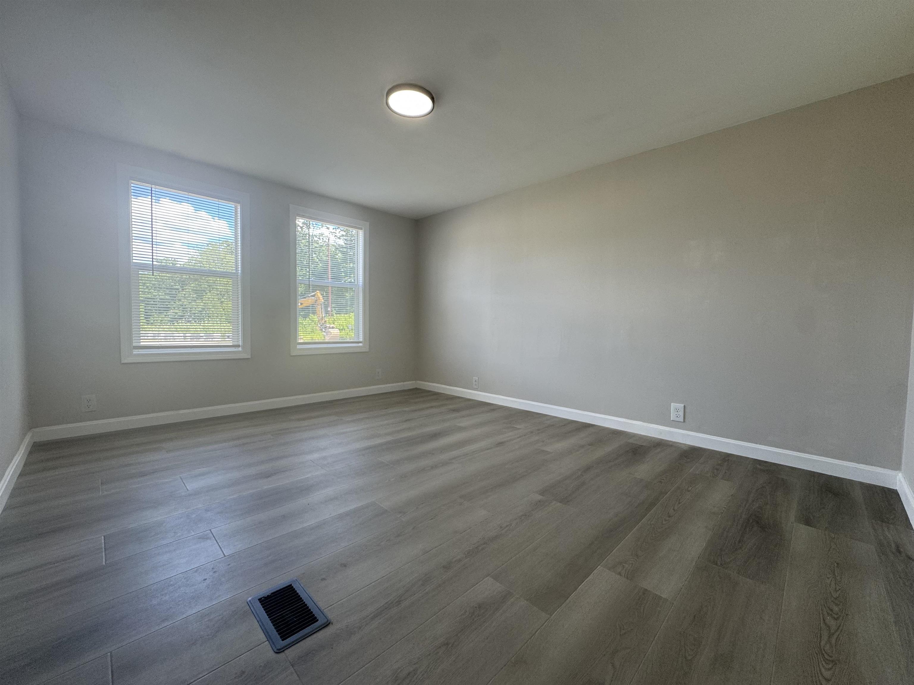 301 Sherwood Glen Property Photo 25