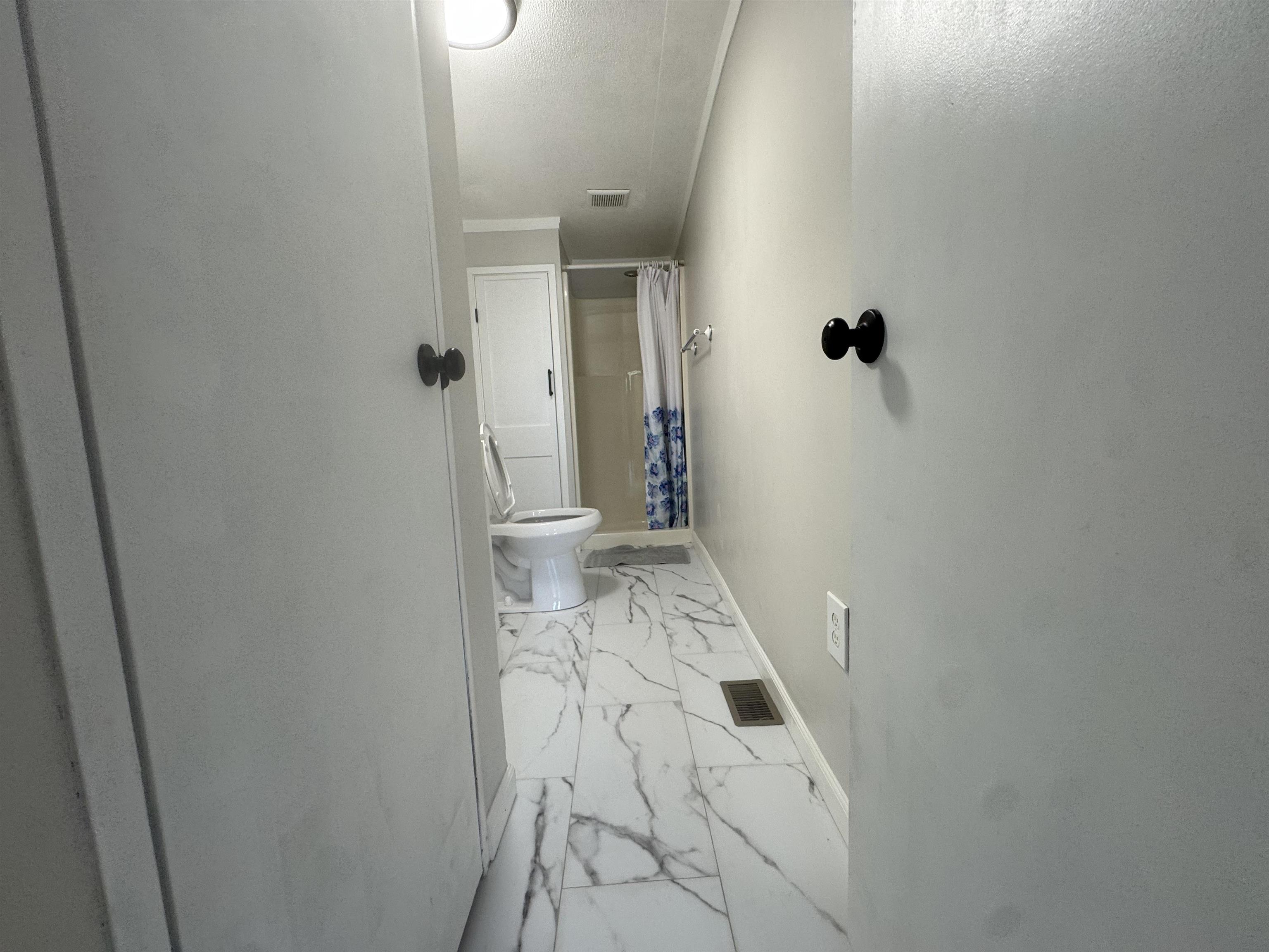 301 Sherwood Glen Property Photo 27