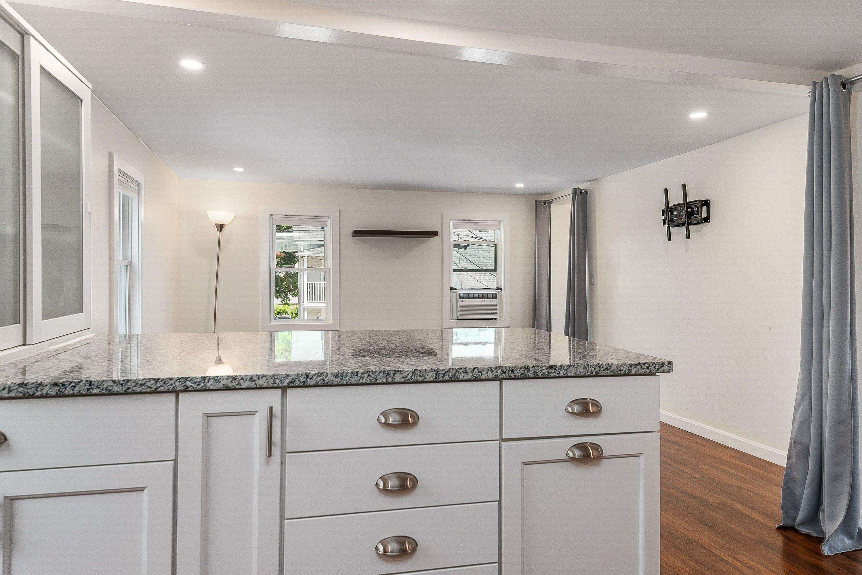 45 New York Street Property Photo 9