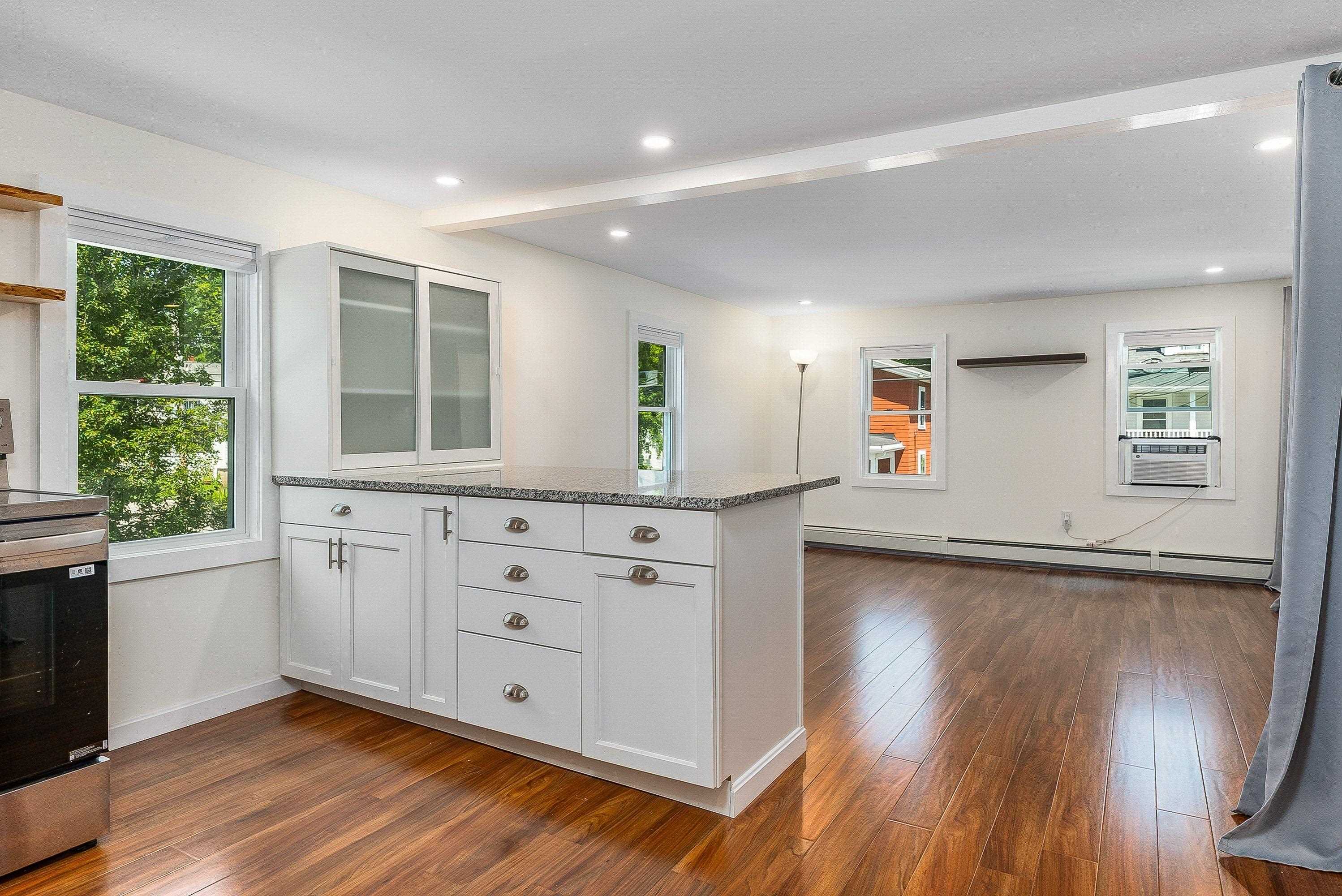 45 New York Street Property Photo 10