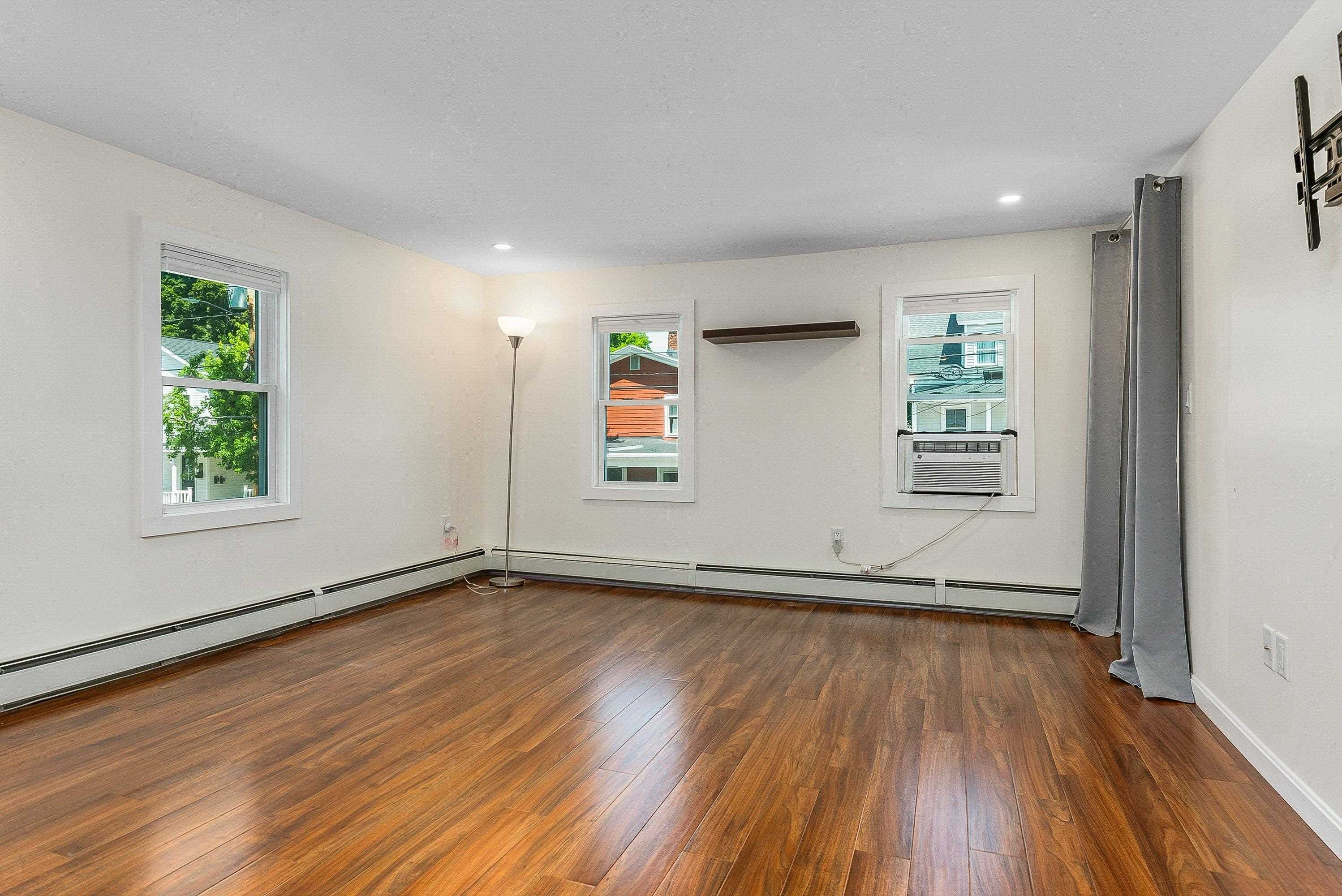 45 New York Street Property Photo 11