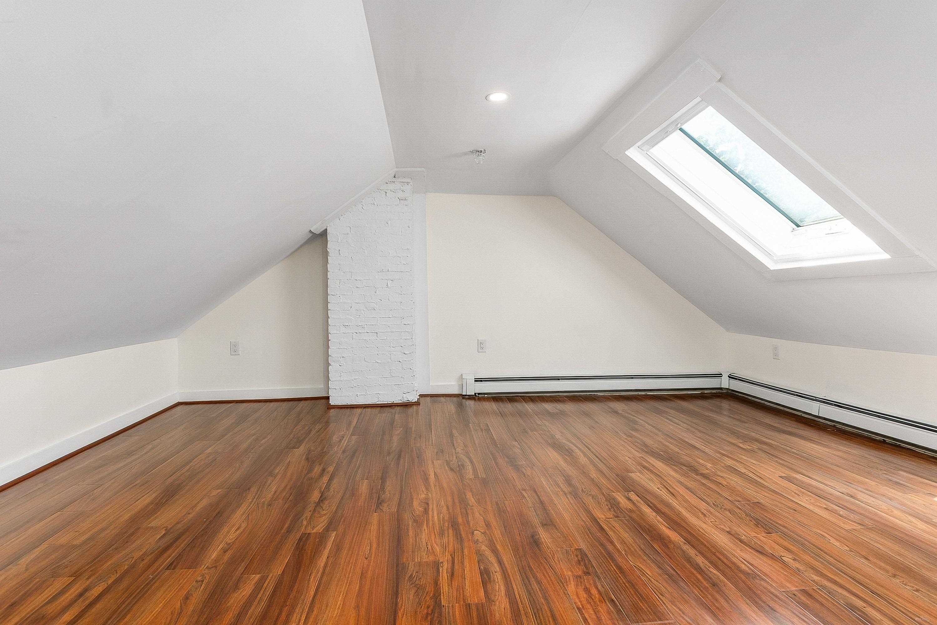 45 New York Street Property Photo 27