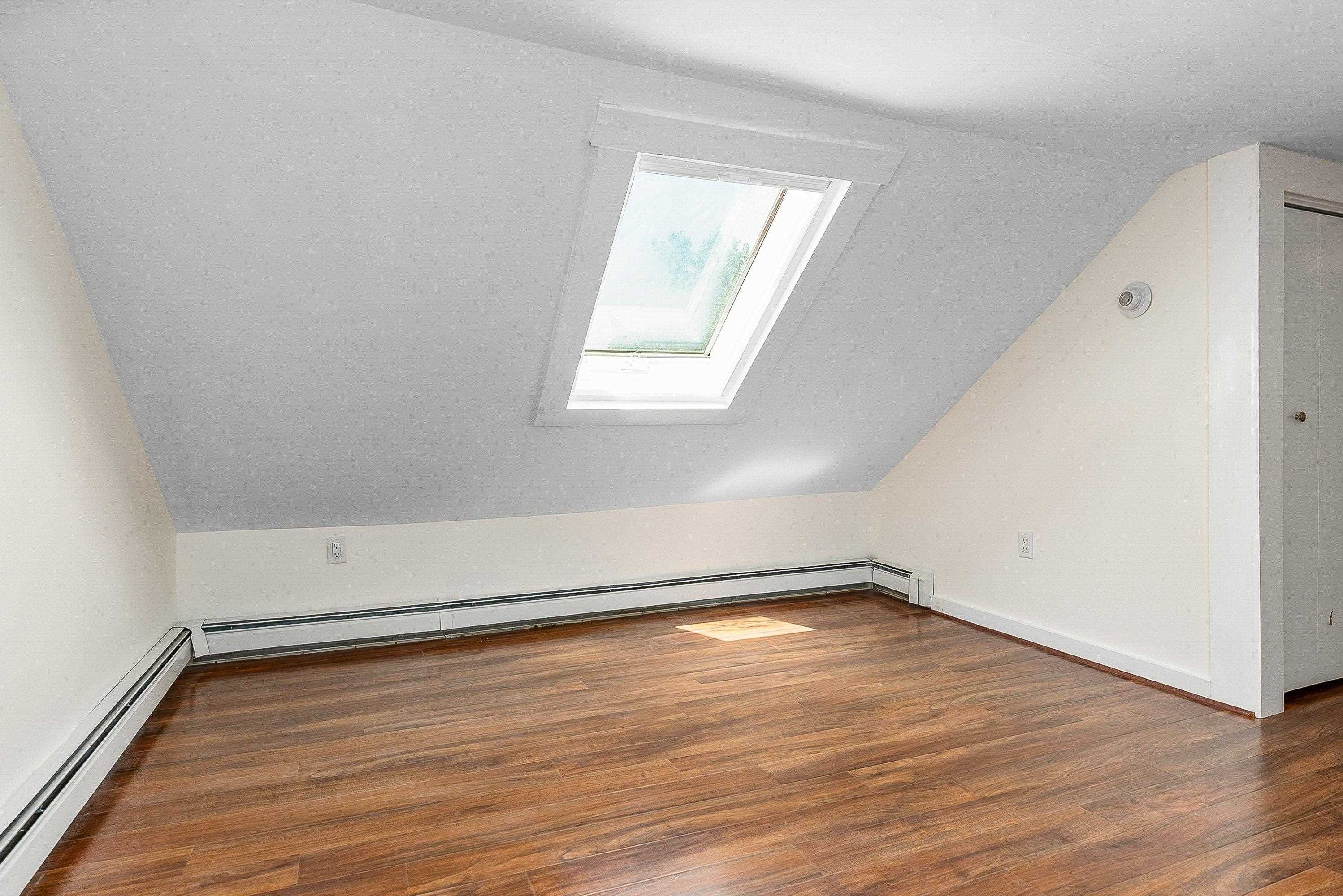 45 New York Street Property Photo 28