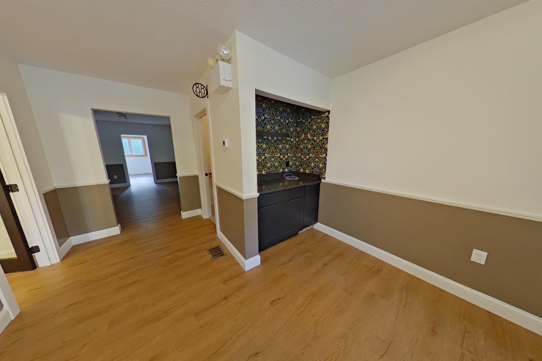 5 L Northern Boulevard Property Photo 5