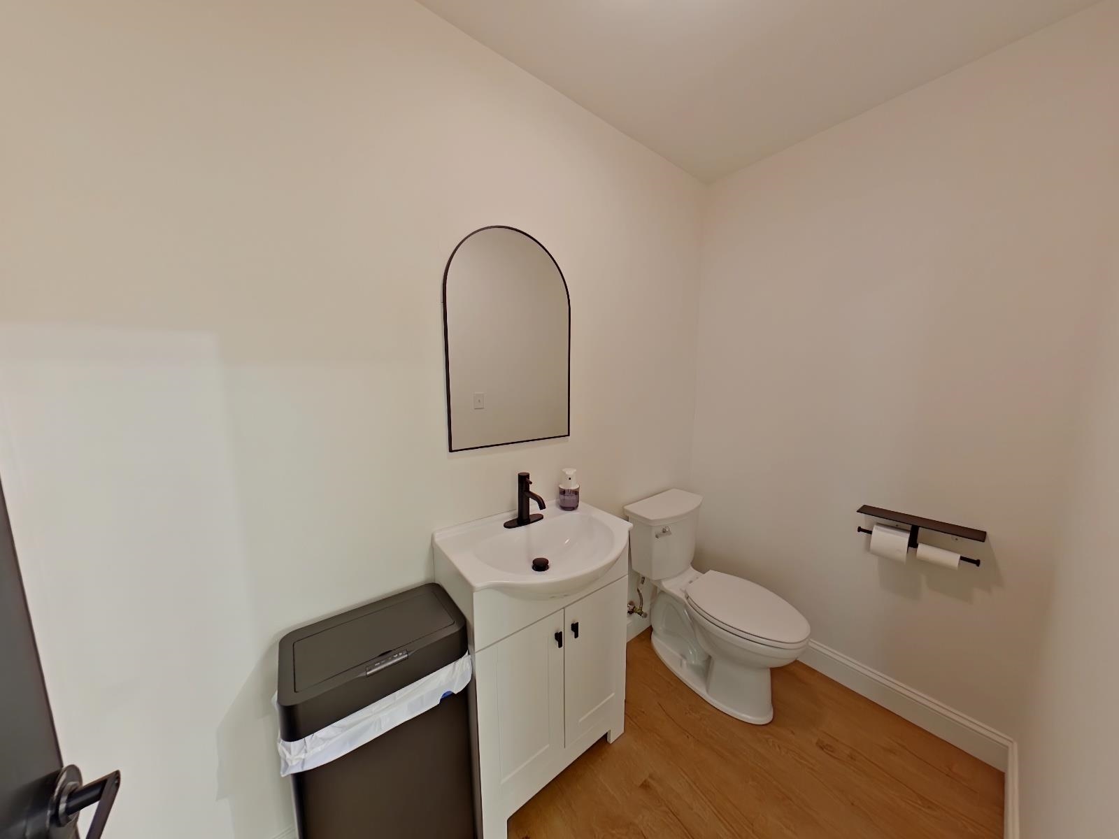 5 L Northern Boulevard Property Photo 11