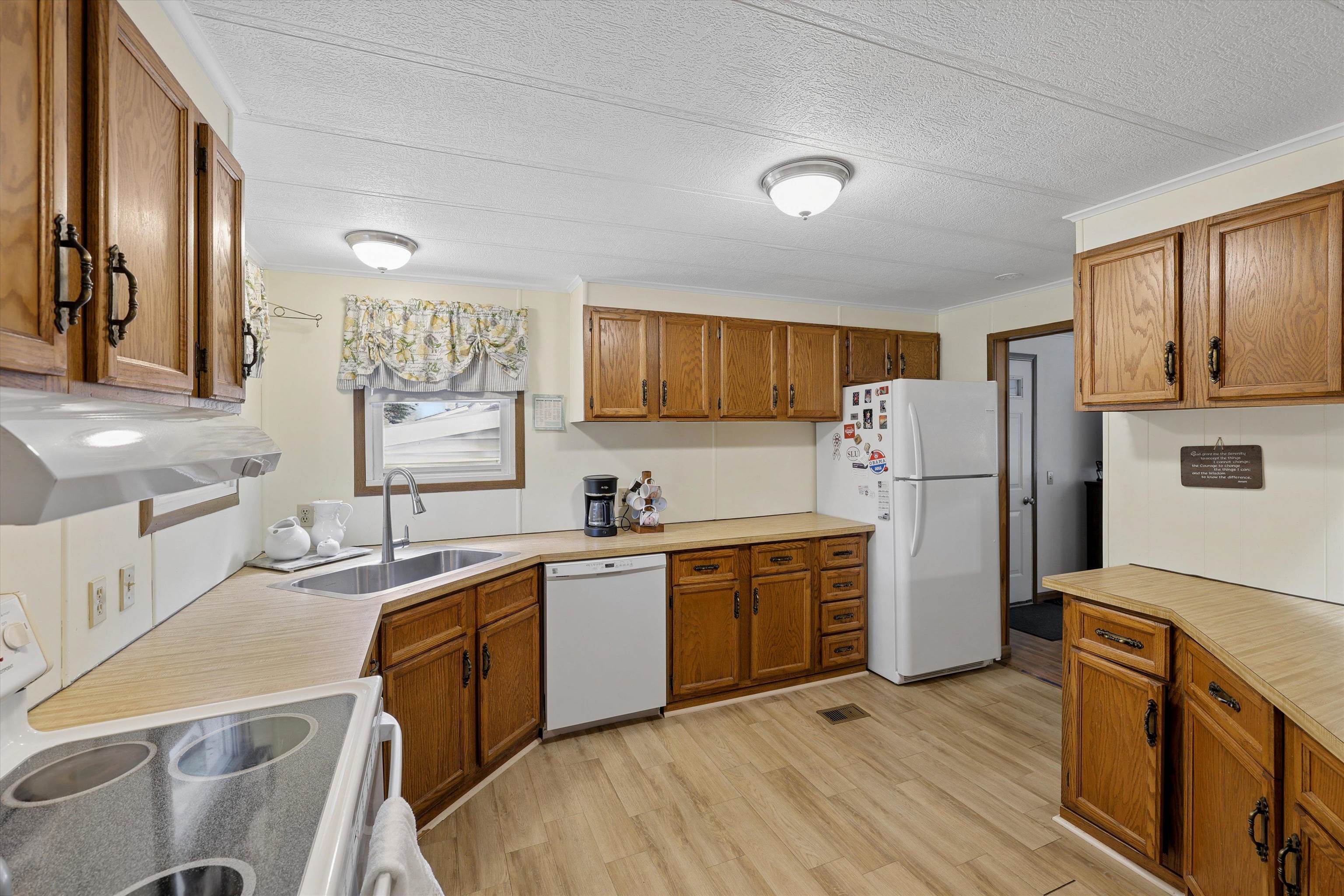 46 Edgewood Drive Property Photo 4
