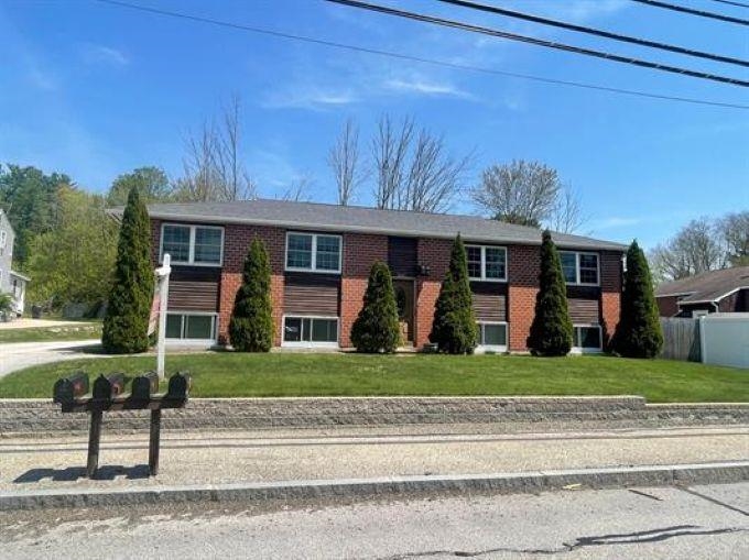 945 Mammoth Road Property Photo 1