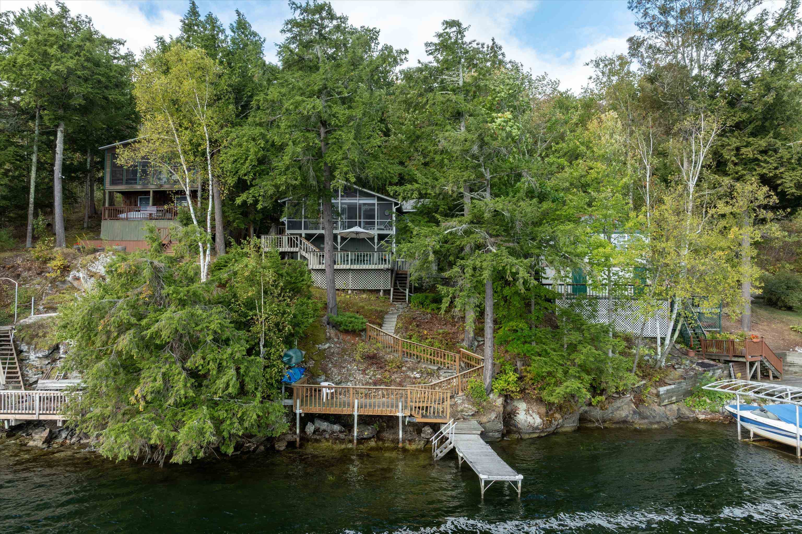 976 Avalon Beach Road Property Photo 1