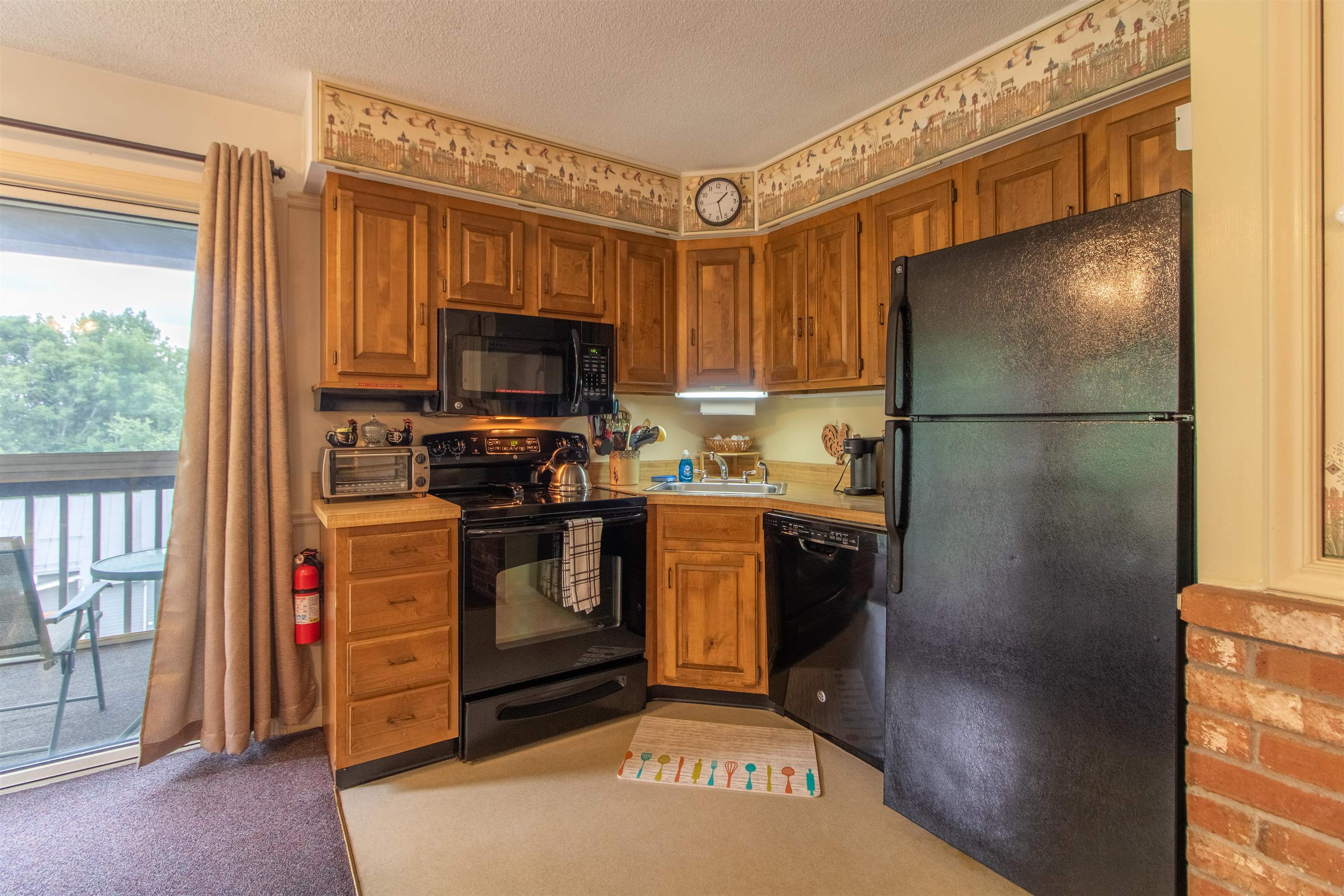 2202 Mountain Road Property Photo 4