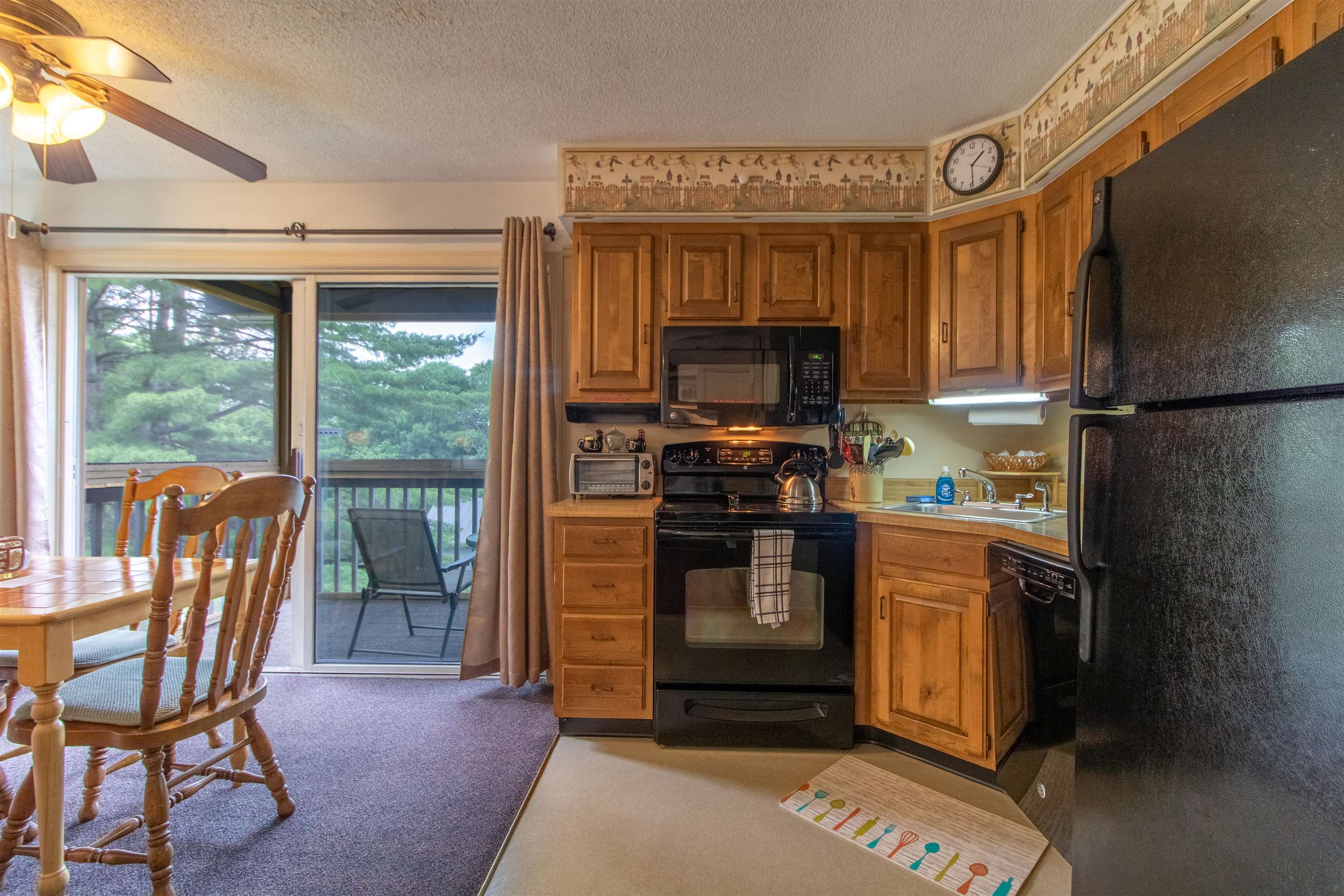 2202 Mountain Road Property Photo 5